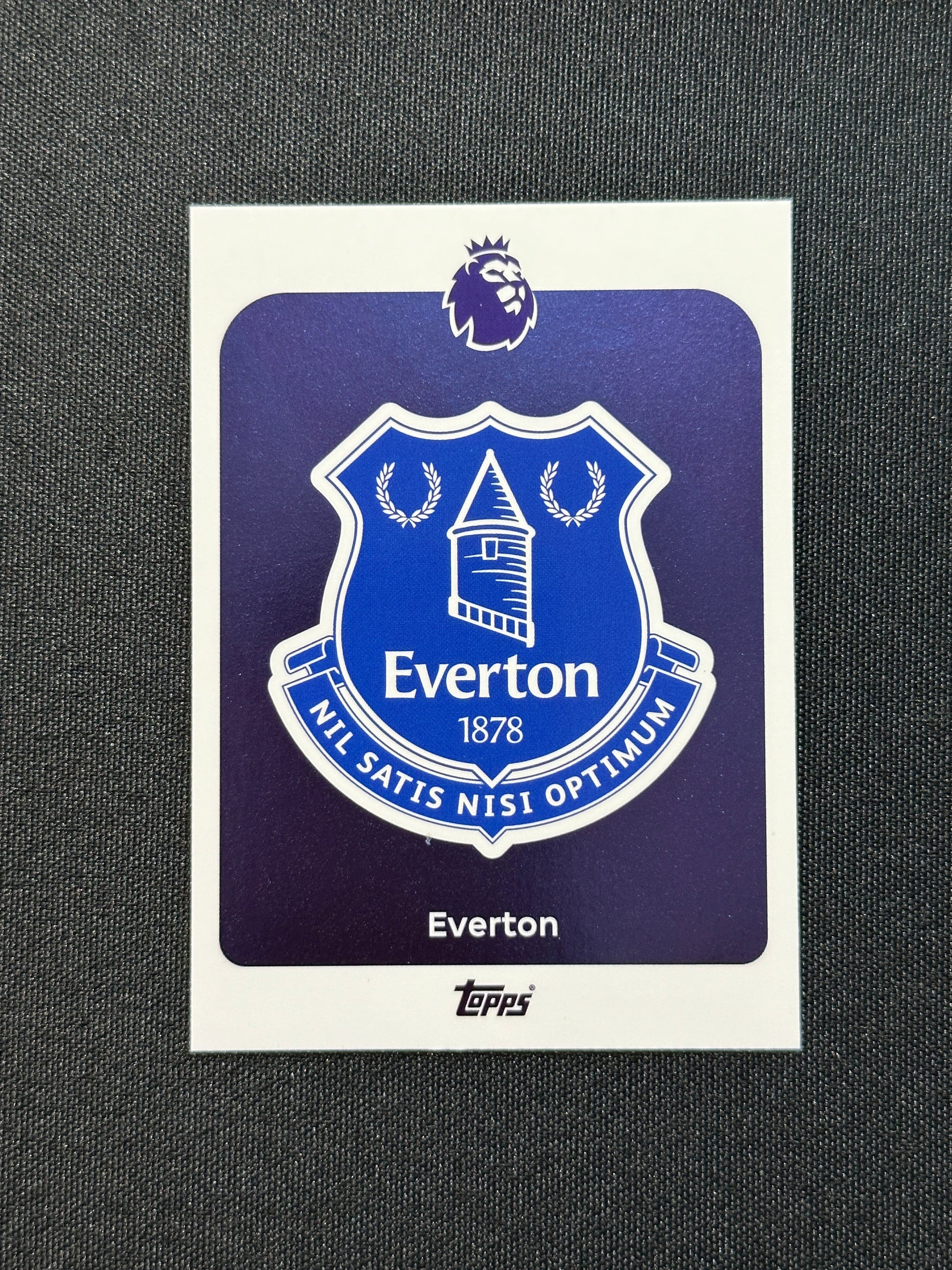 127 Team Badge Everton Base - Topps Premier League 2026