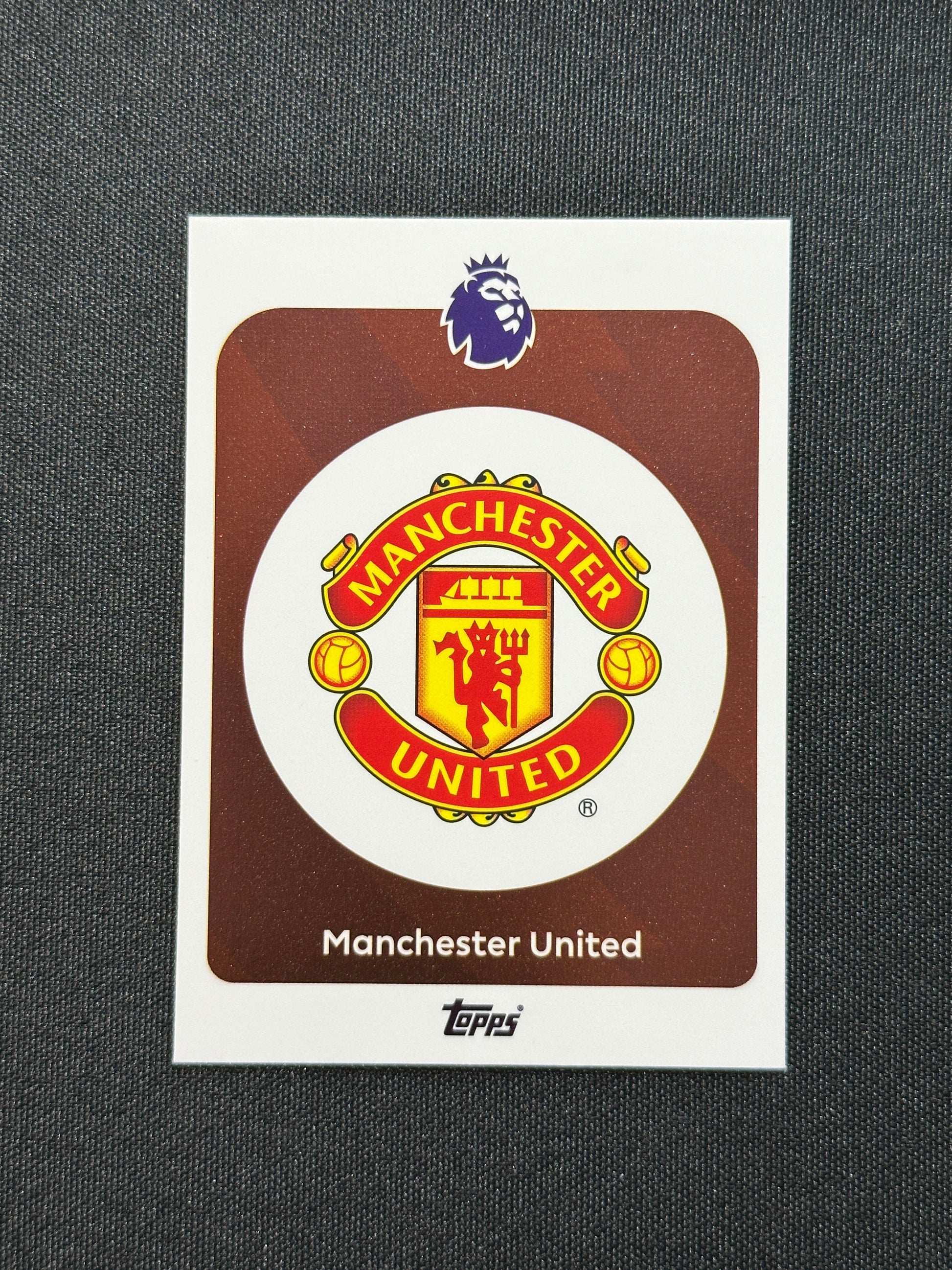 199 Team Badge Manchester United Base - Topps Premier League 2026