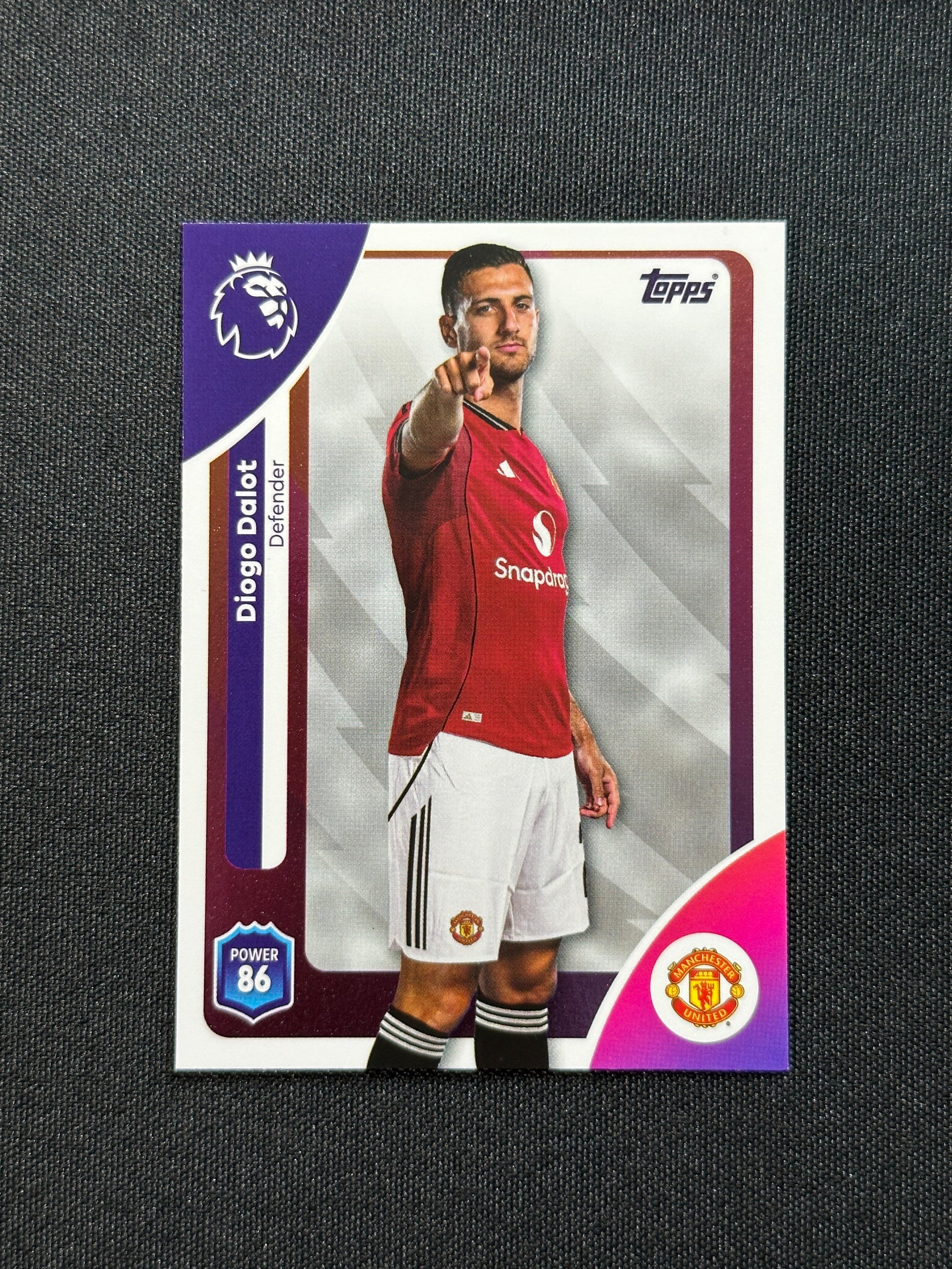 204 Diogo Dalot Manchester United Base - Topps Premier League 2026