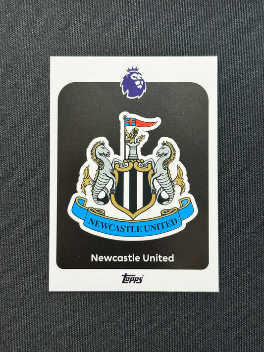 217 Team Badge Newcastle Base - Topps Premier League 2026