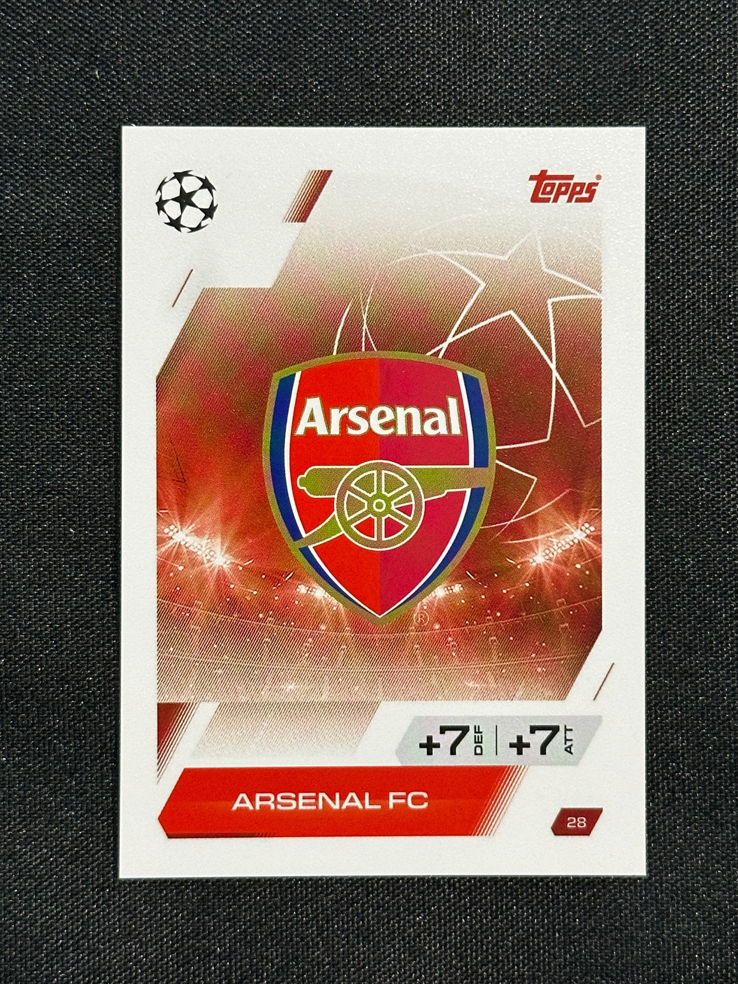 28 Team Badge Arsenal Base - Topps Match Attax 2025/26