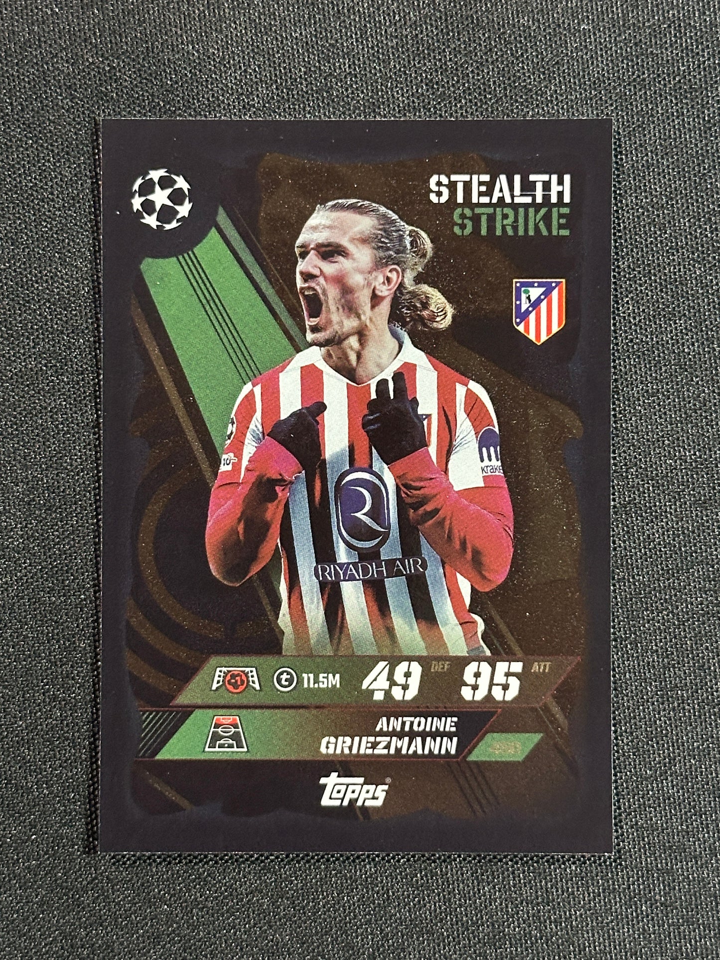 450 Antoine Griezmann Atletico Madrid Stealth Strike - Topps Match Attax 2025/26