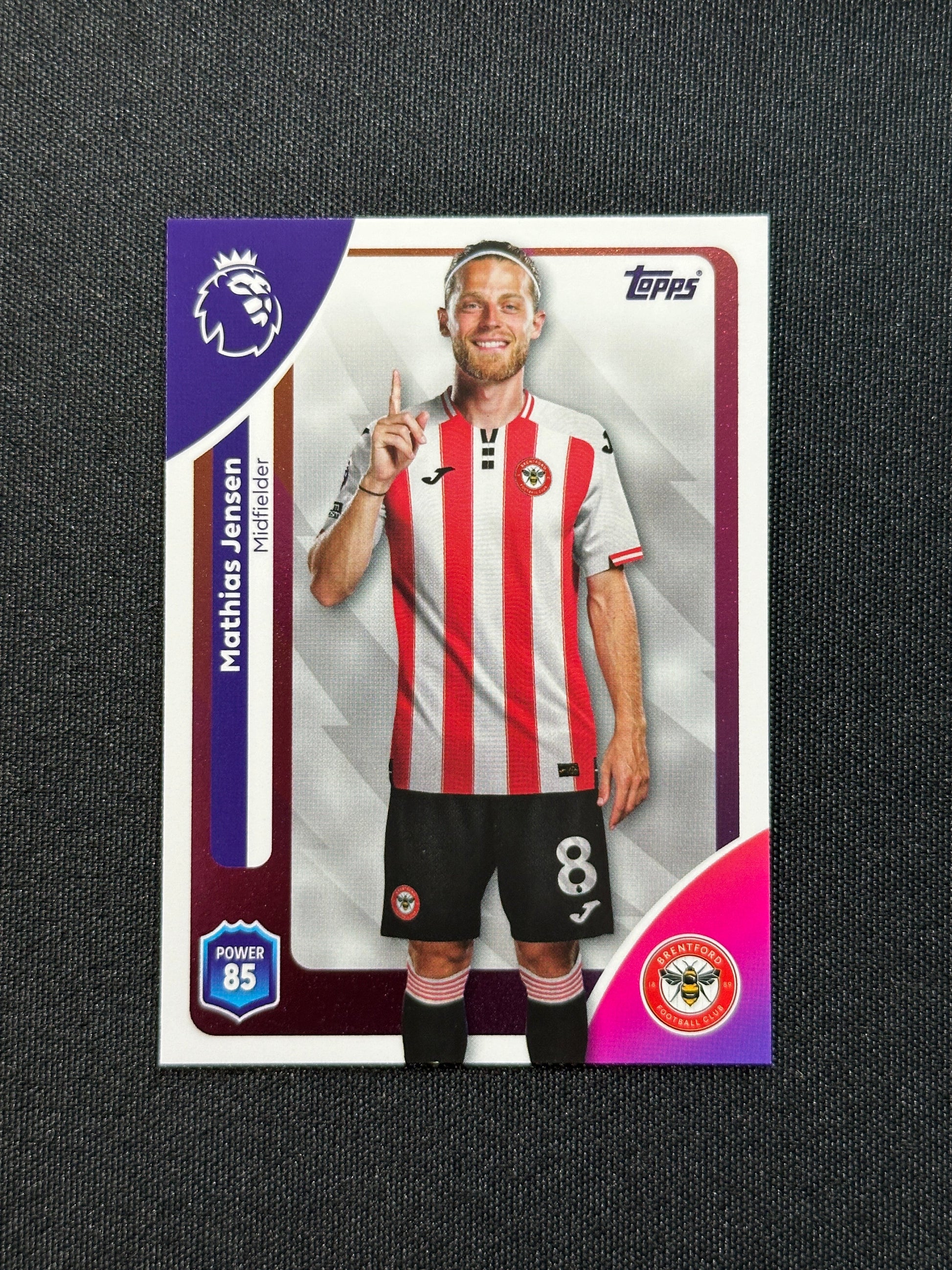 61 Mathias Jensen Brentford Base - Topps Premier League 2026