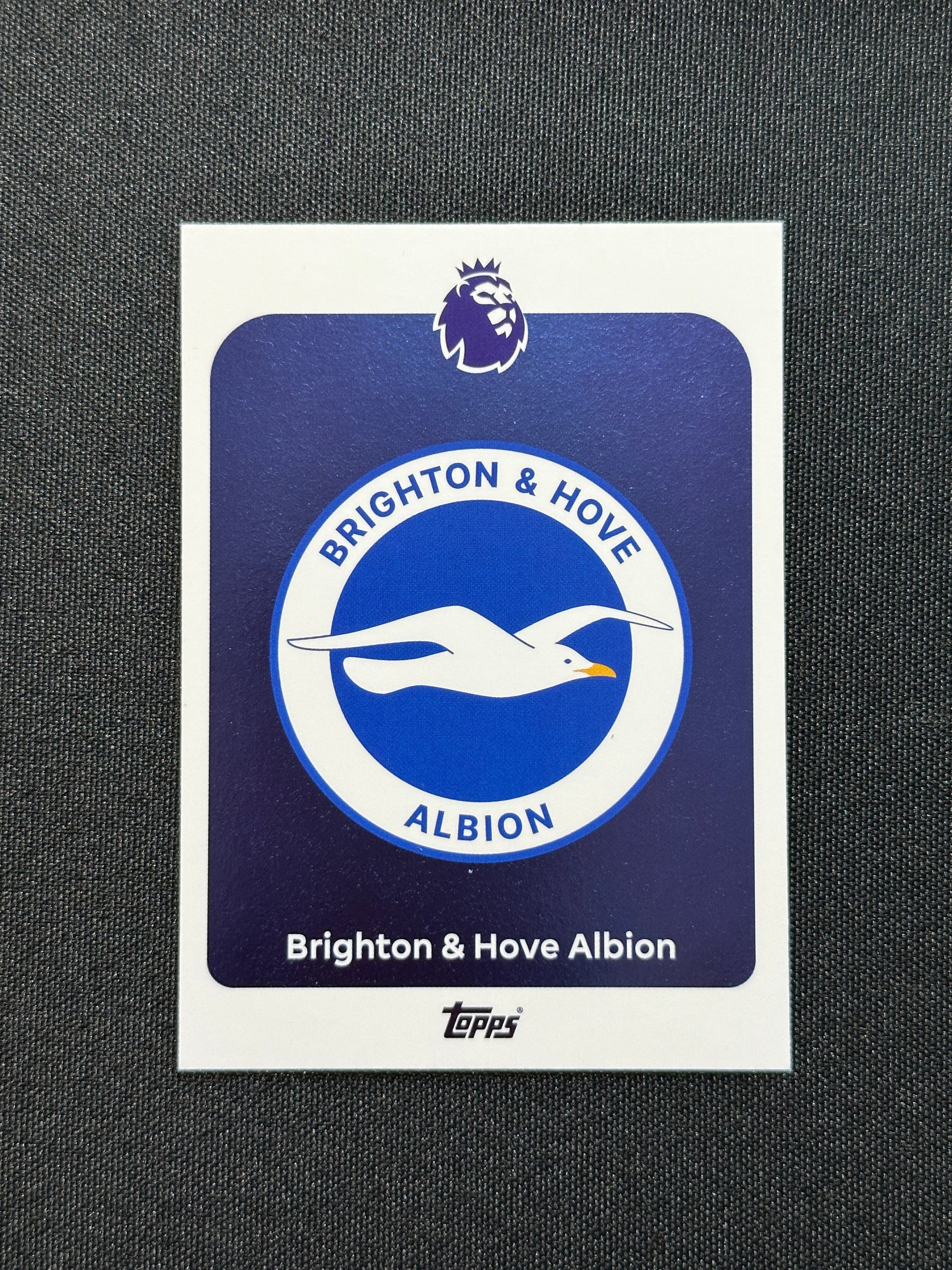 73 Team Badge Brighton Base - Topps Premier League 2026