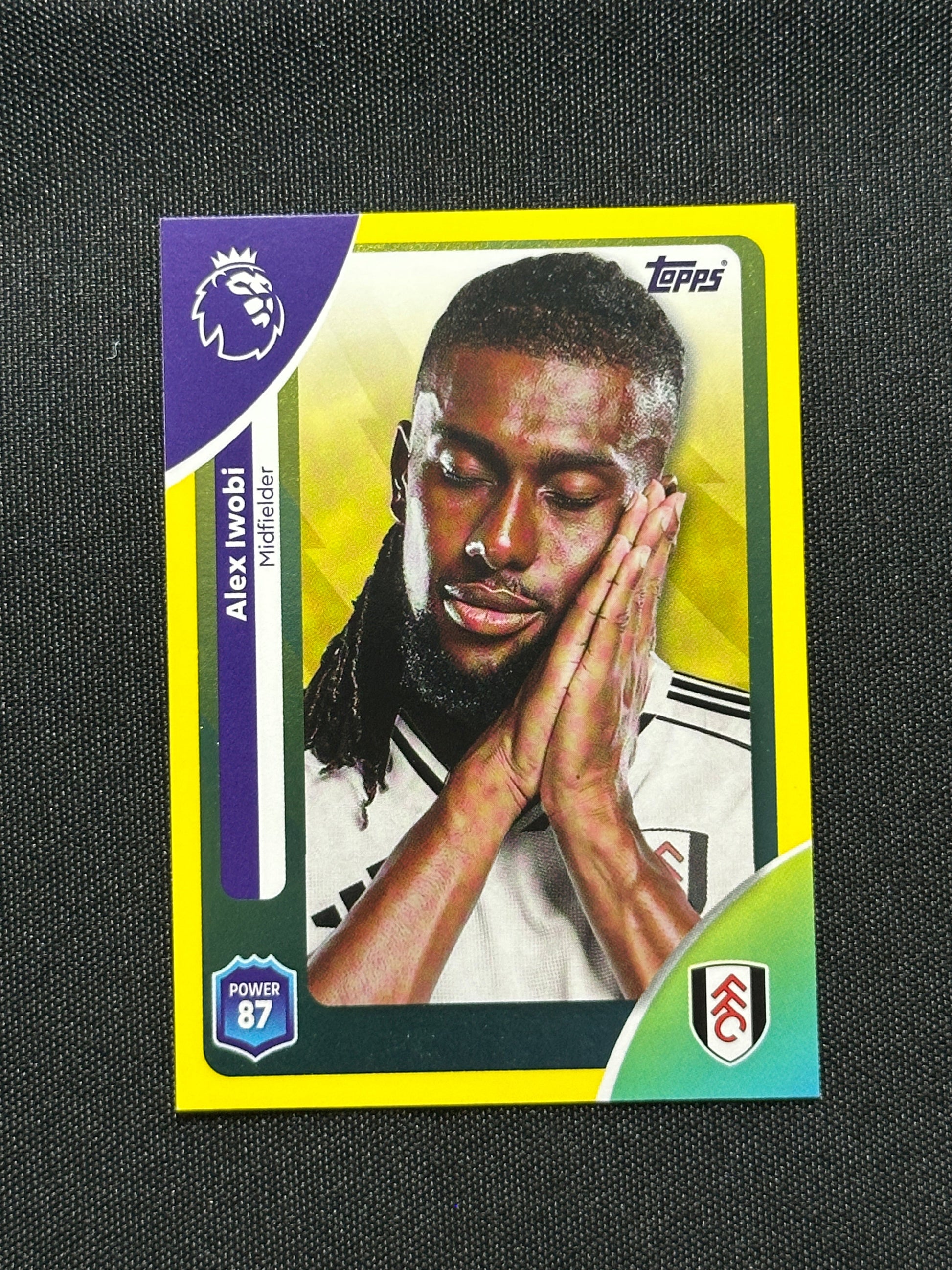 Alex Iwabi Yellow Parallel Base - Topps Premier League 2026
