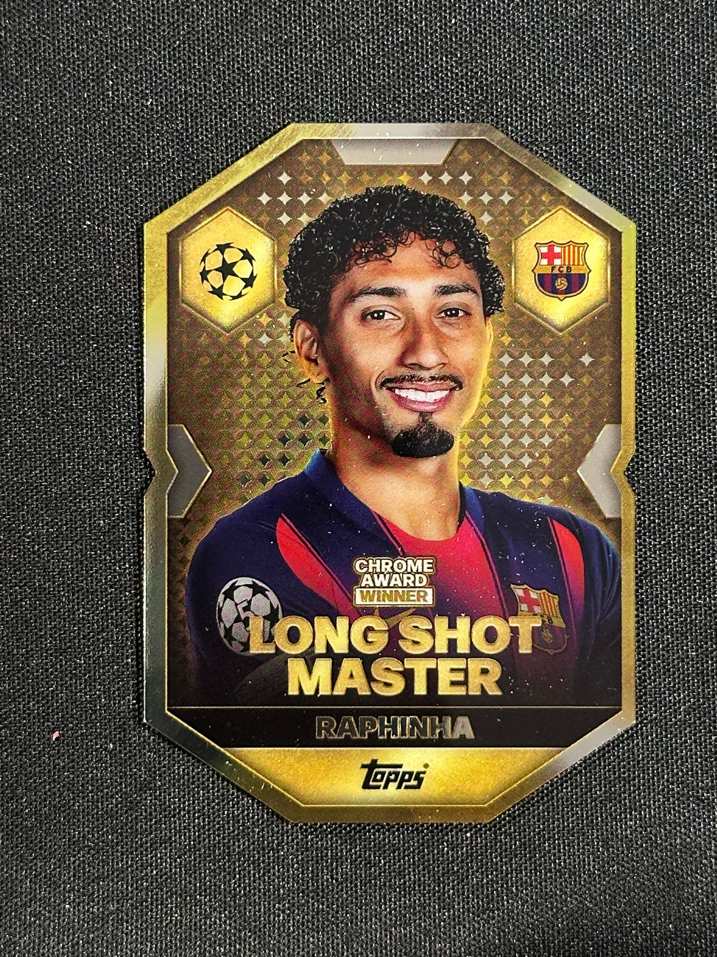 CA 1 Raphinha Barcelona Chrome Shield - Topps Match Attax 2025/26