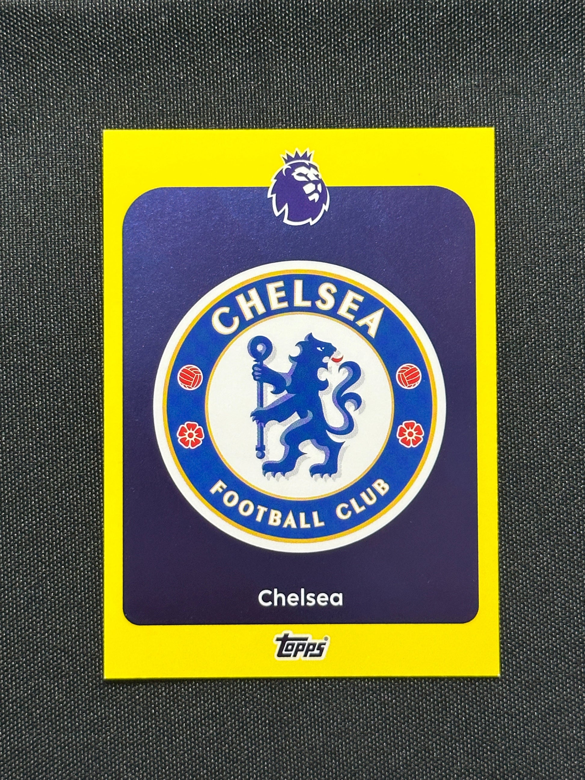 Chelsea Badge Yellow Parallel Base - Topps Premier League 2026