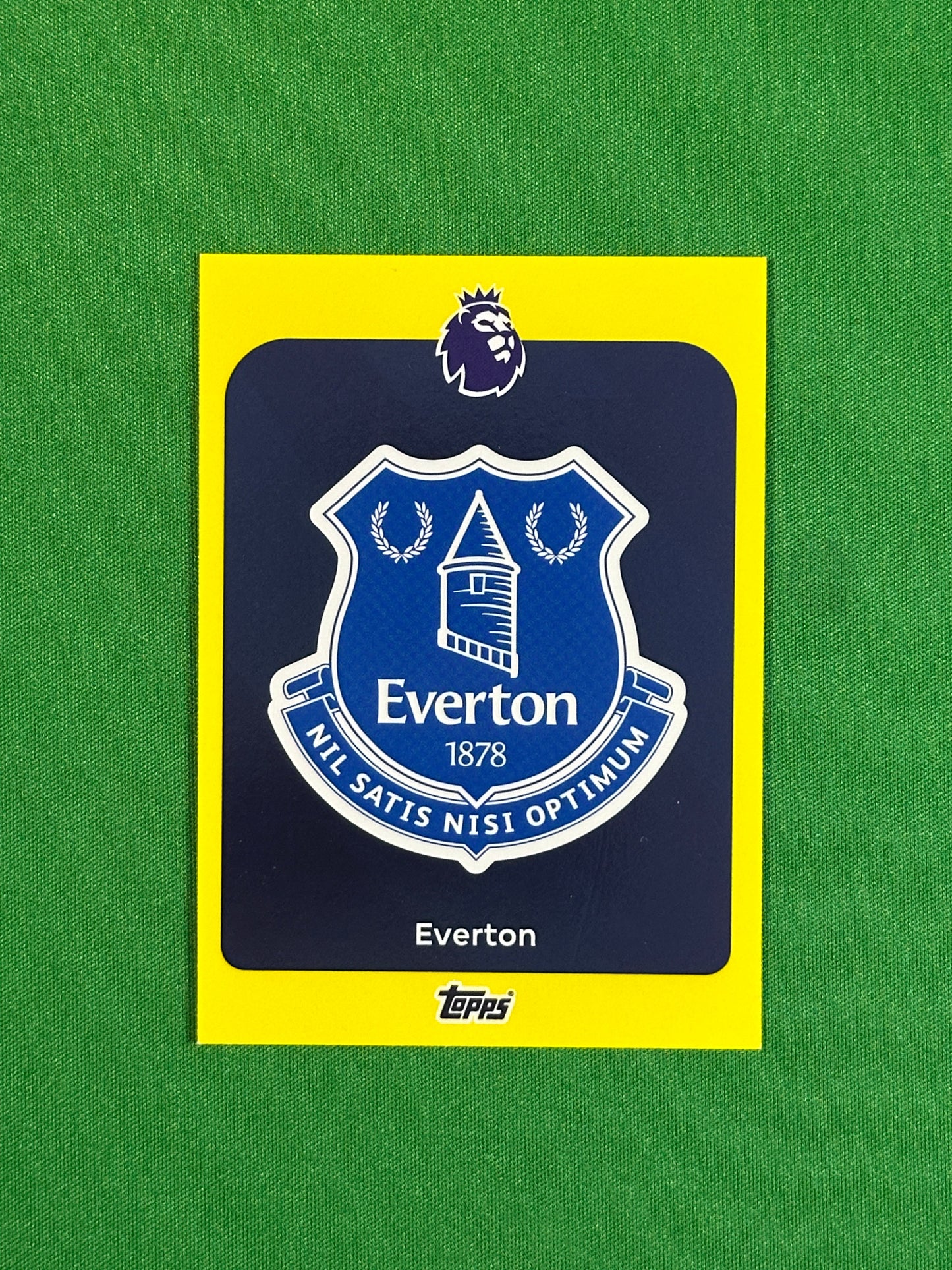 Everton Badge Yellow Parallel Base - Topps Premier League 2026