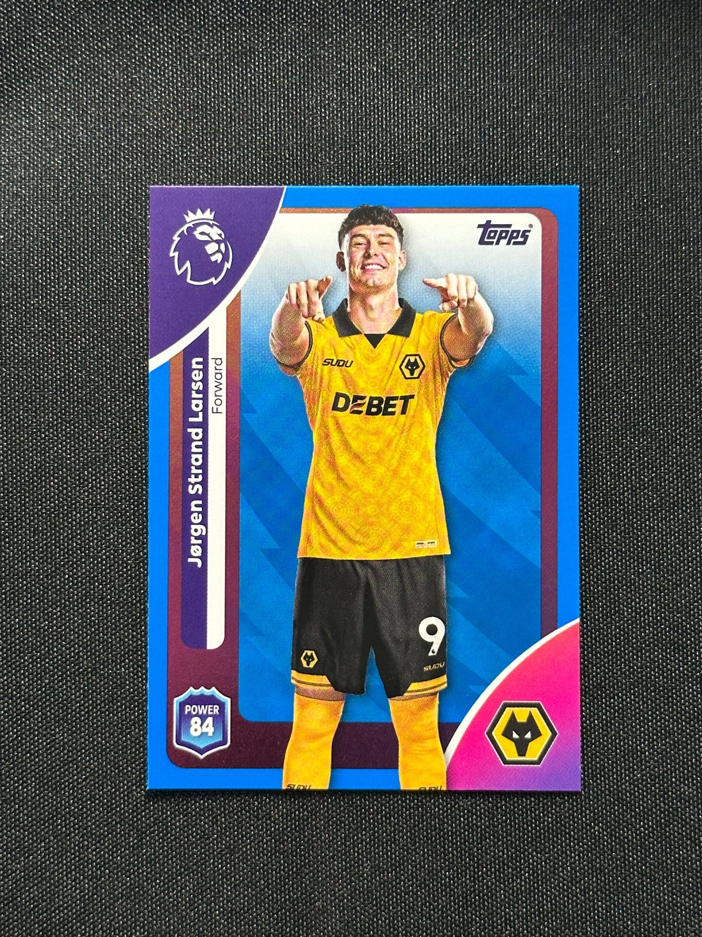 Jorgen Strand Larsen Blue Parallel Base - Topps Premier League 2026