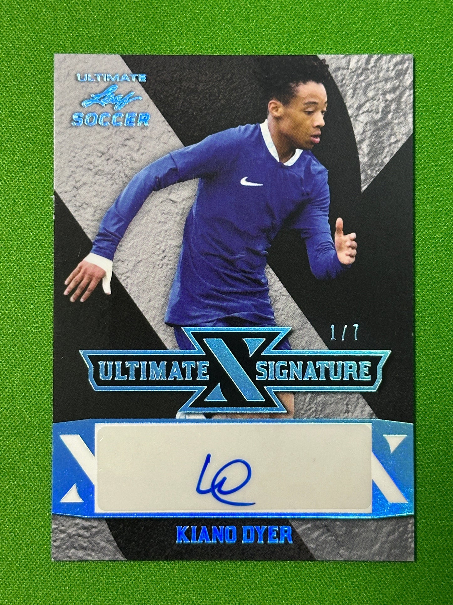Kiano Dyer Autograph 1/7 - Leaf Ultimate Soccer 2022 2