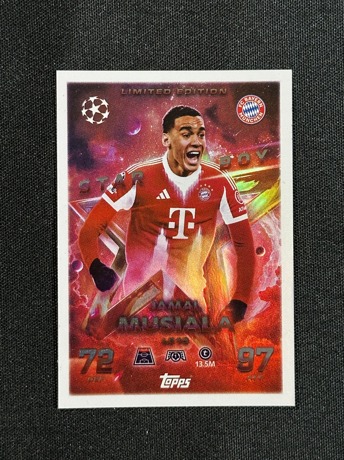 LE 15 Jamal Musiala Bayern München Limited Edition - Topps Match Attax 2025/26