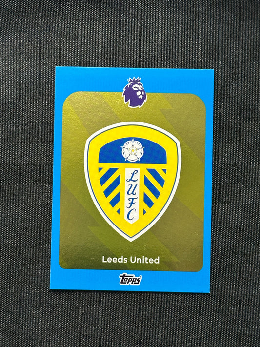 Leeds United Badge Blue Parallel Base - Topps Premier League 2026