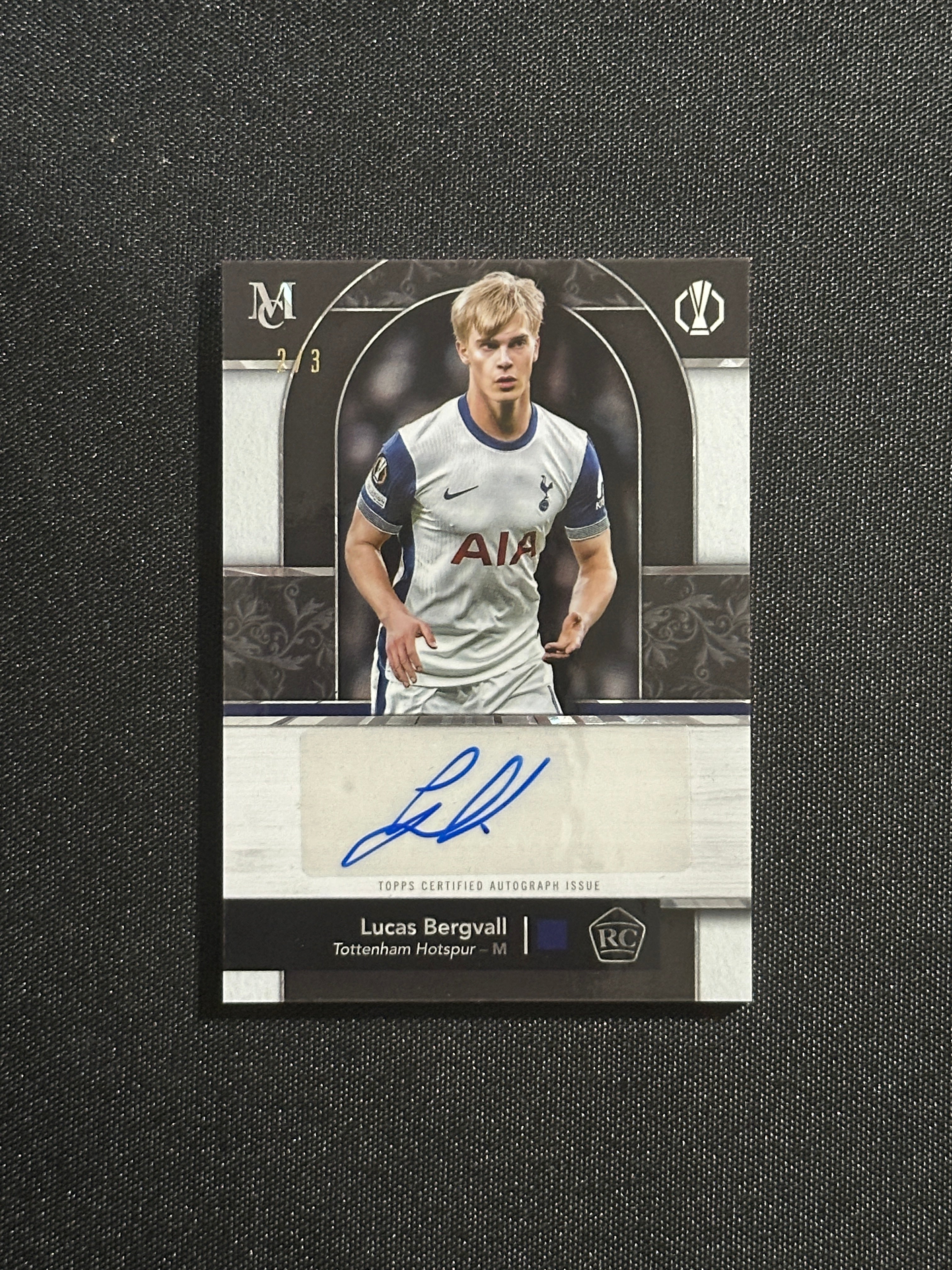 Lucas Bergvall Autograph 2/3 - Topps UCC Museum 2024/25