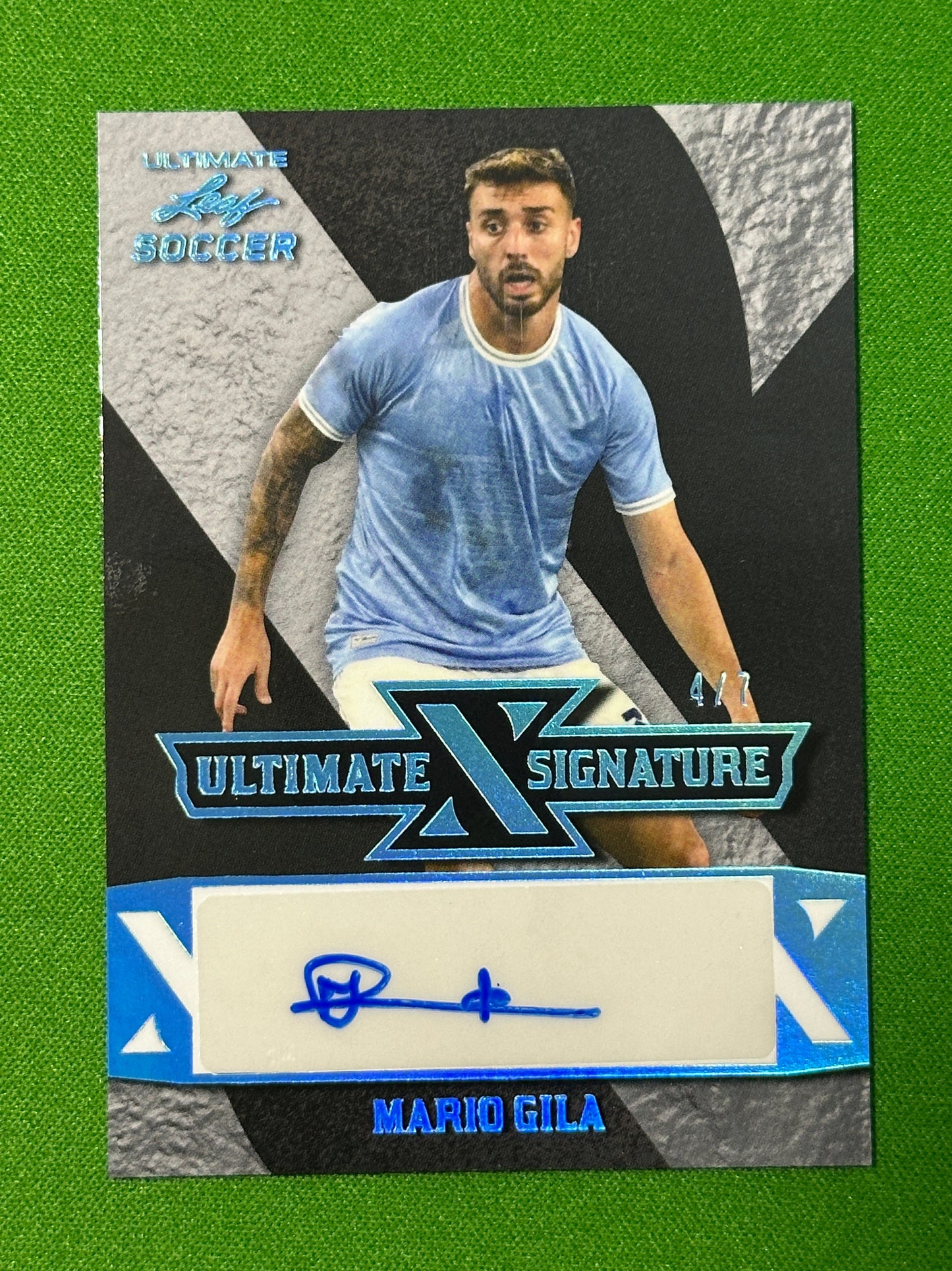 Mario Gila Autograph 4/7 - Leaf Ultimate Soccer 2022 2