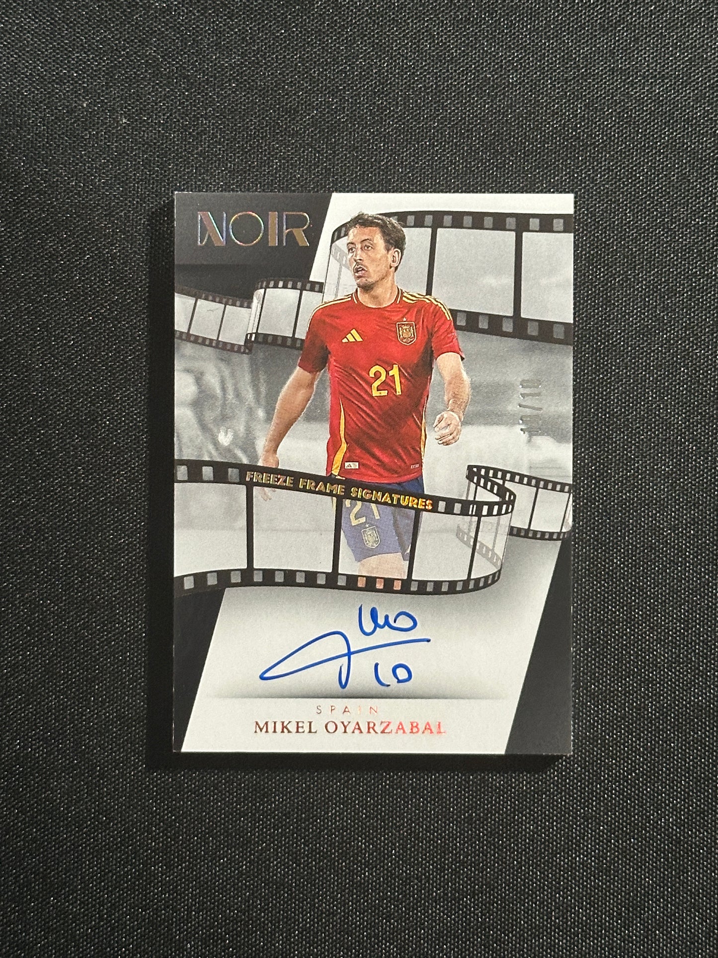 Mikel Oyarzabal Autograph 10/10 - Panini Noir 2024/25