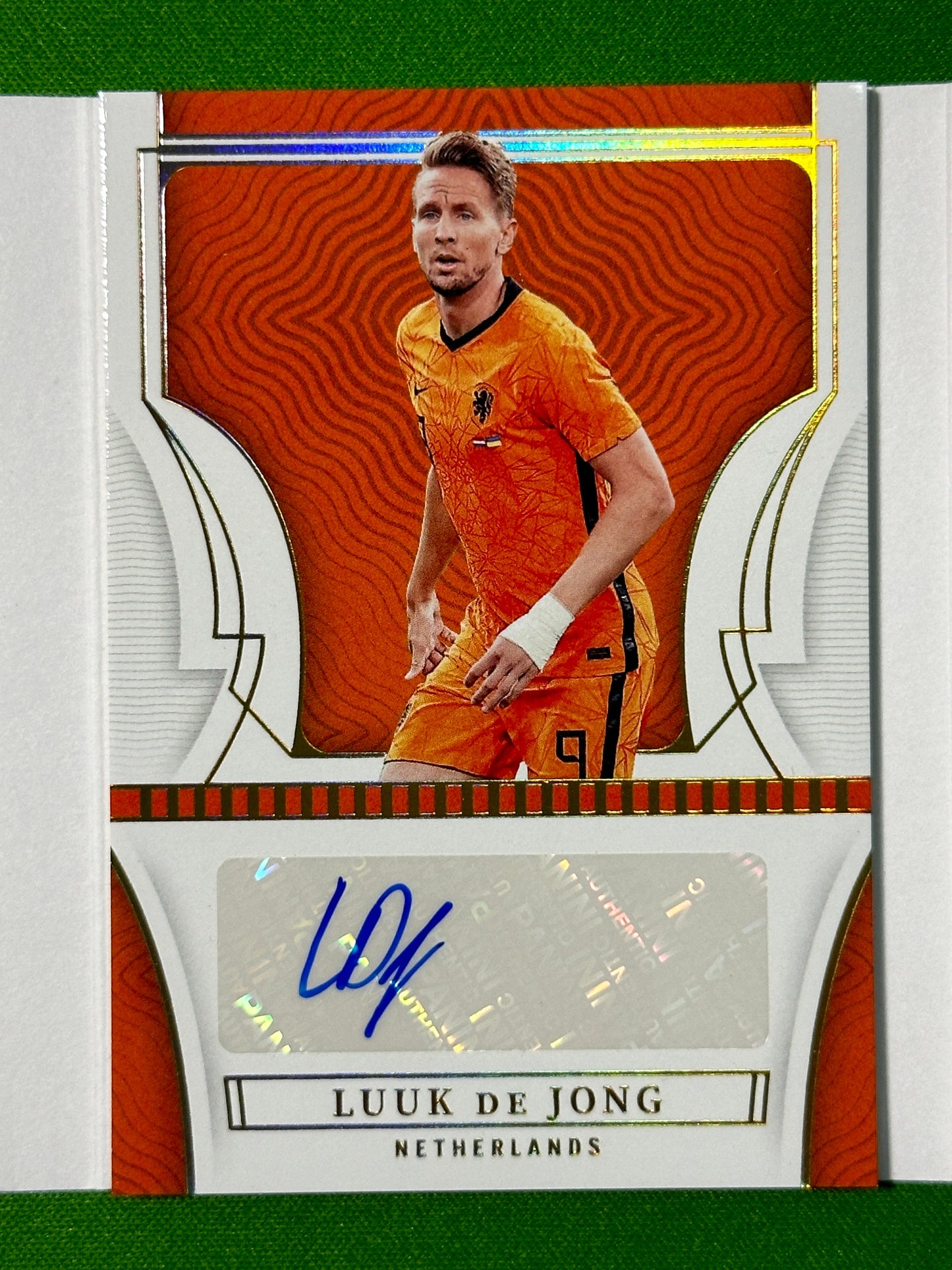 Netherlands Autograph Booklet 4/10 - Van De Beek, De Jong, Nathan Ake - Panini National Treasures 2022 Luuk De Jong
