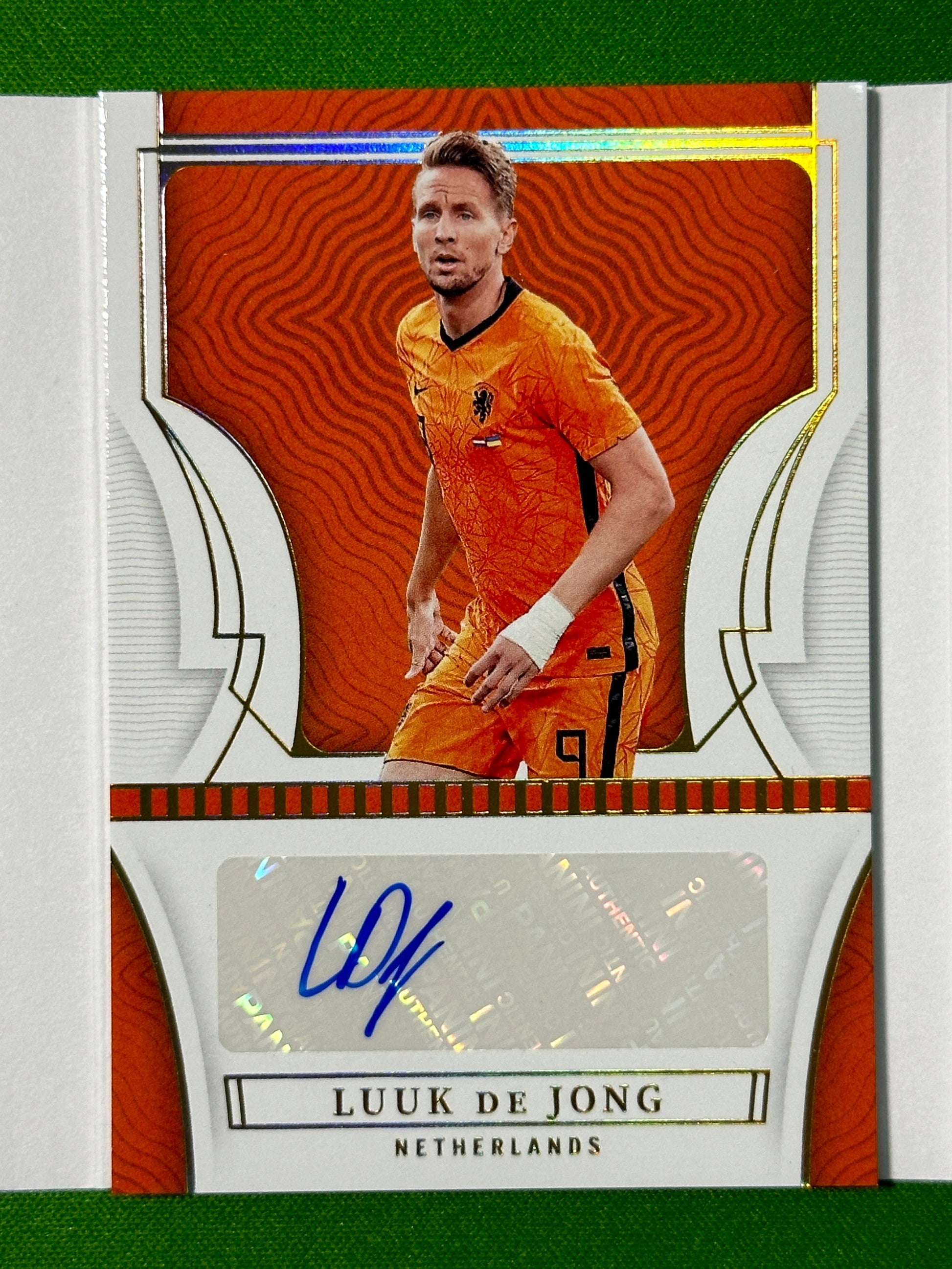 Netherlands Autograph Booklet 4/10 - Van De Beek, De Jong, Nathan Ake - Panini National Treasures 2022 Luuk De Jong