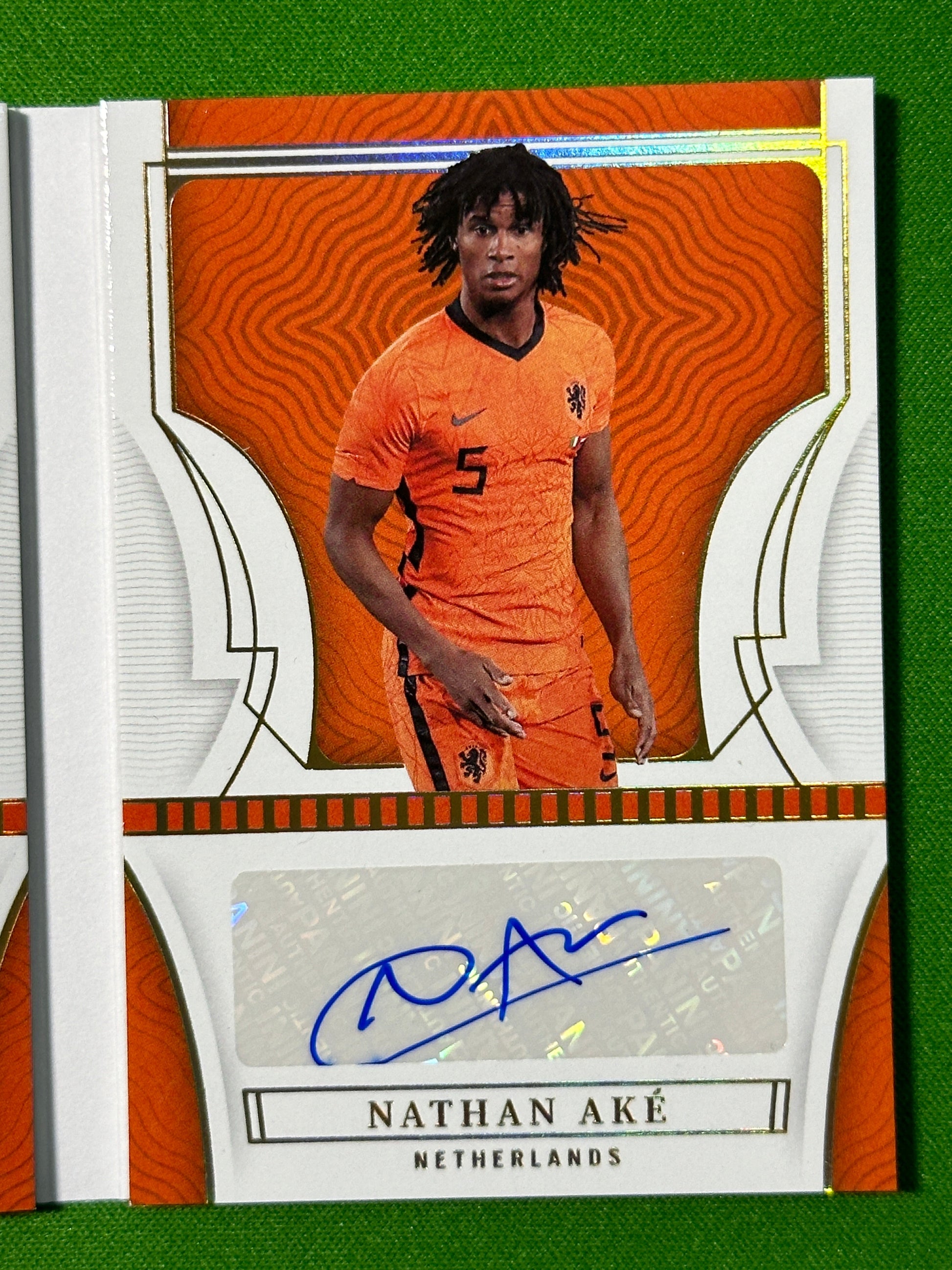 Netherlands Autograph Booklet 4/10 - Van De Beek, De Jong, Nathan Ake - Panini National Treasures 2022 Nathan Ake