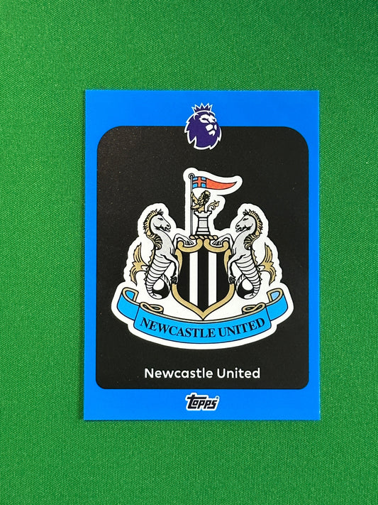 Newcastle Badge Blue Parallel Base - Topps Premier League 2026