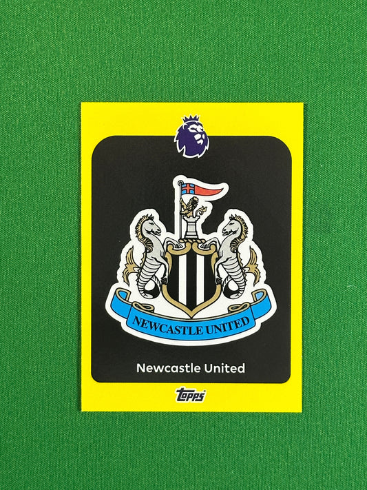 Newcastle Badge Yellow Parallel Base - Topps Premier League 2026