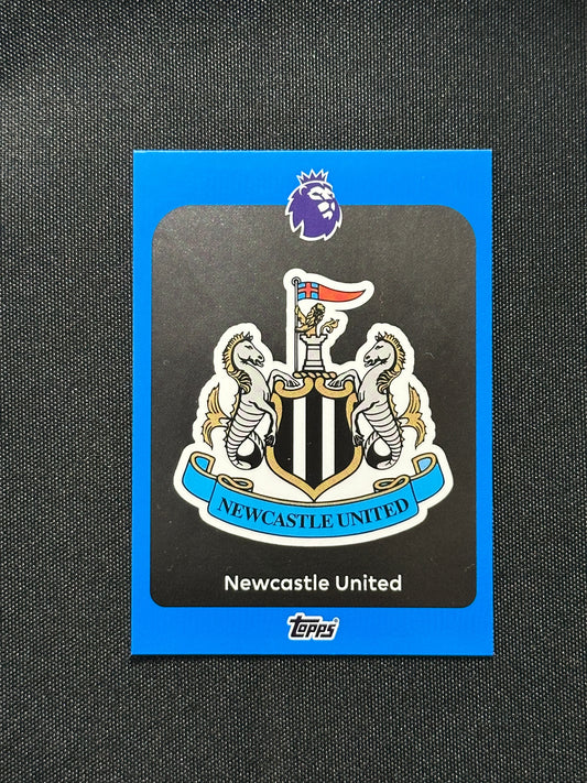 Newcastle United Badge Blue Parallel Base - Topps Premier League 2026