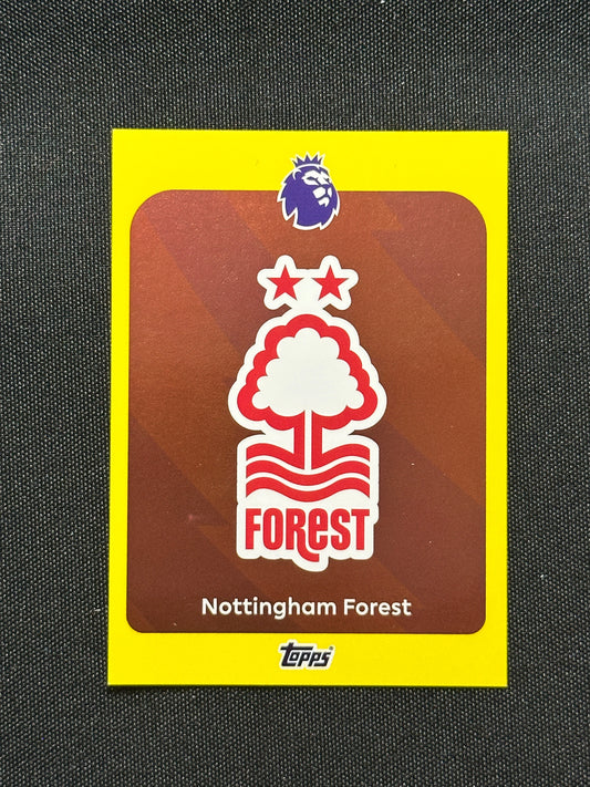 Nottingham Forest Badge Yellow Parallel Base - Topps Premier League 2026
