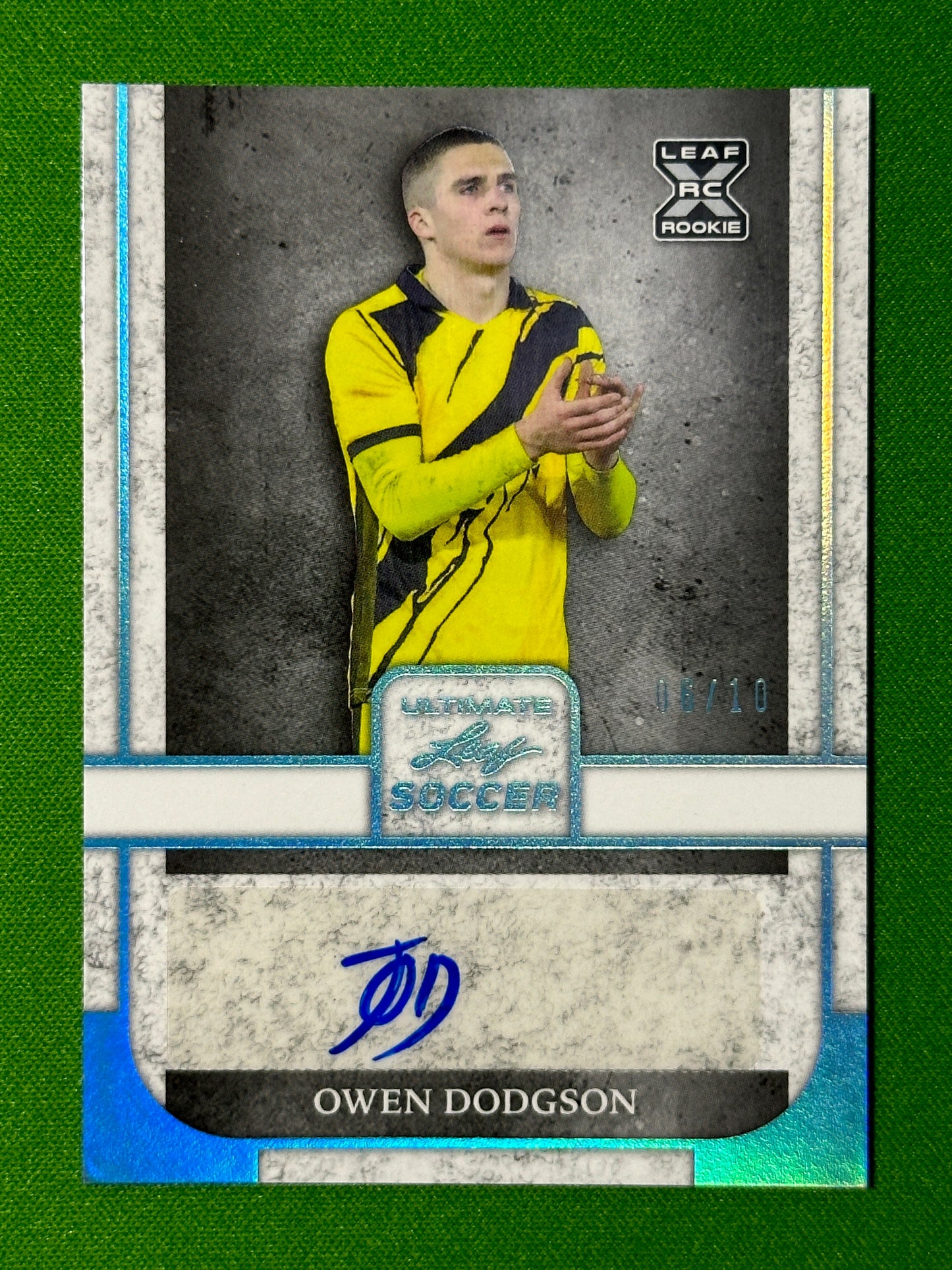 Owen Dodgson Autograph 6/10 - Leaf Ultimate Soccer 2022 Front