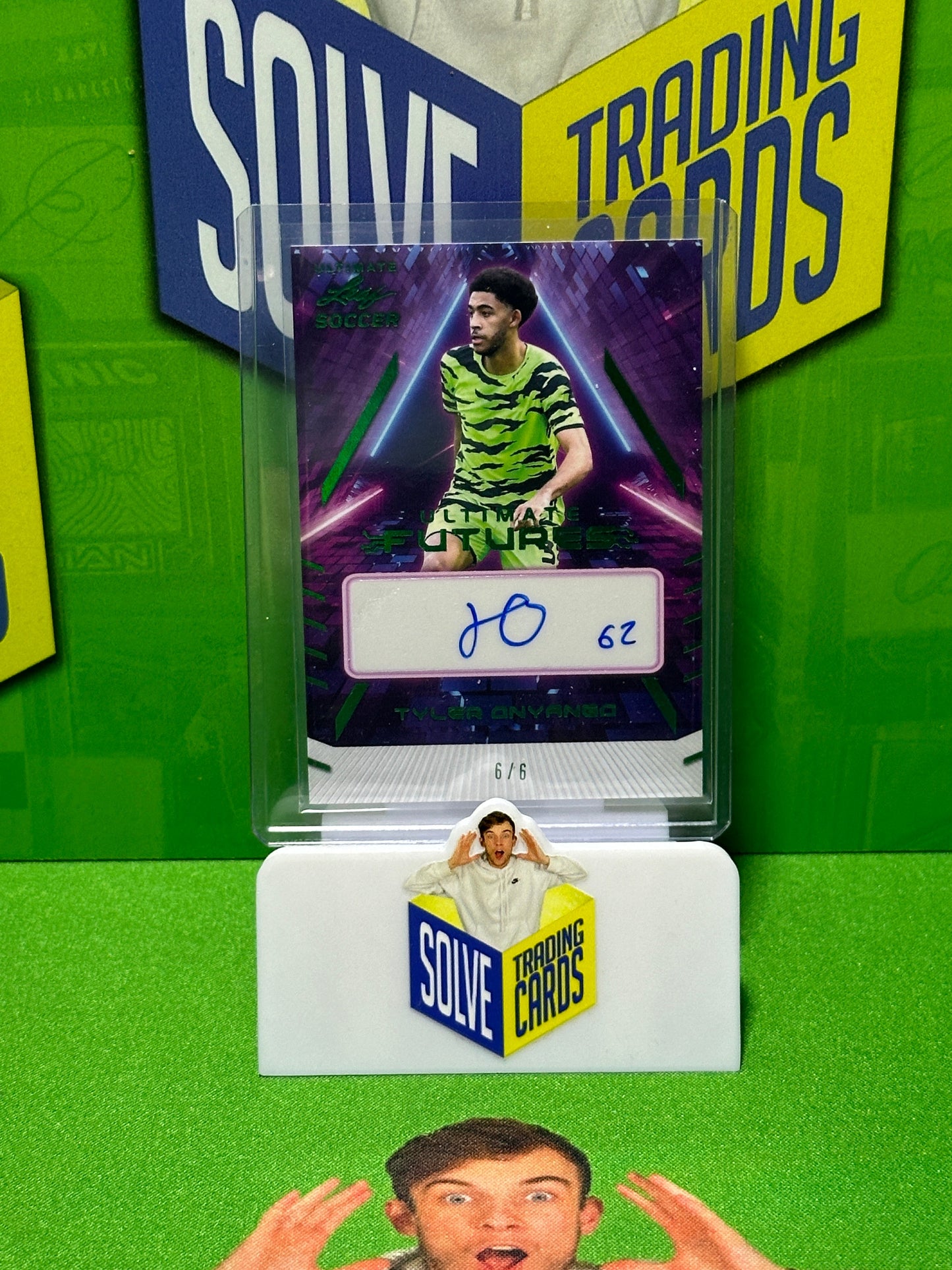 Tyler-Onyango-Autograph-6-6-Leaf-Ultimate-Soccer-2022