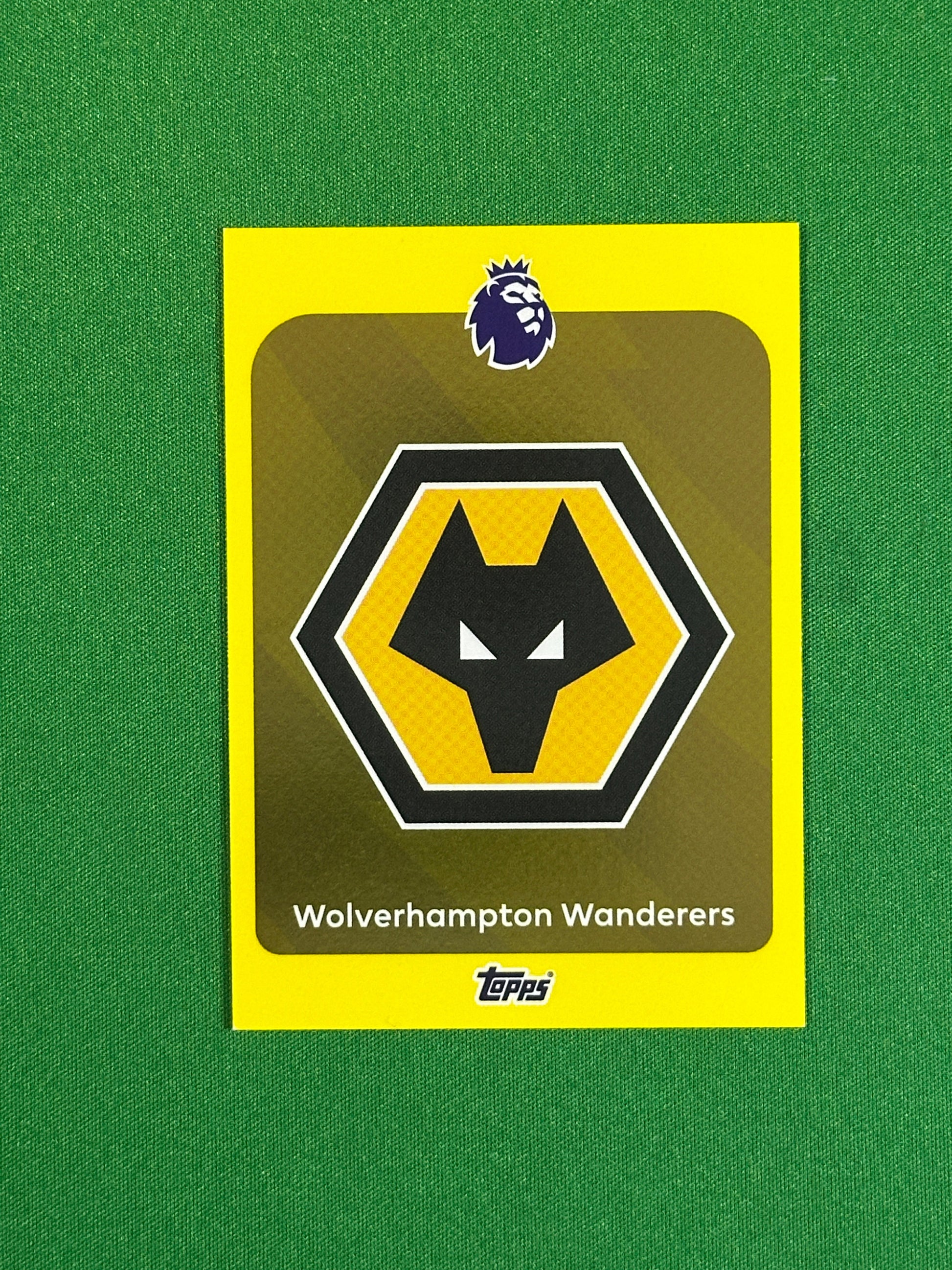 Wolves Badge Yellow Parallel Base - Topps Premier League 2026