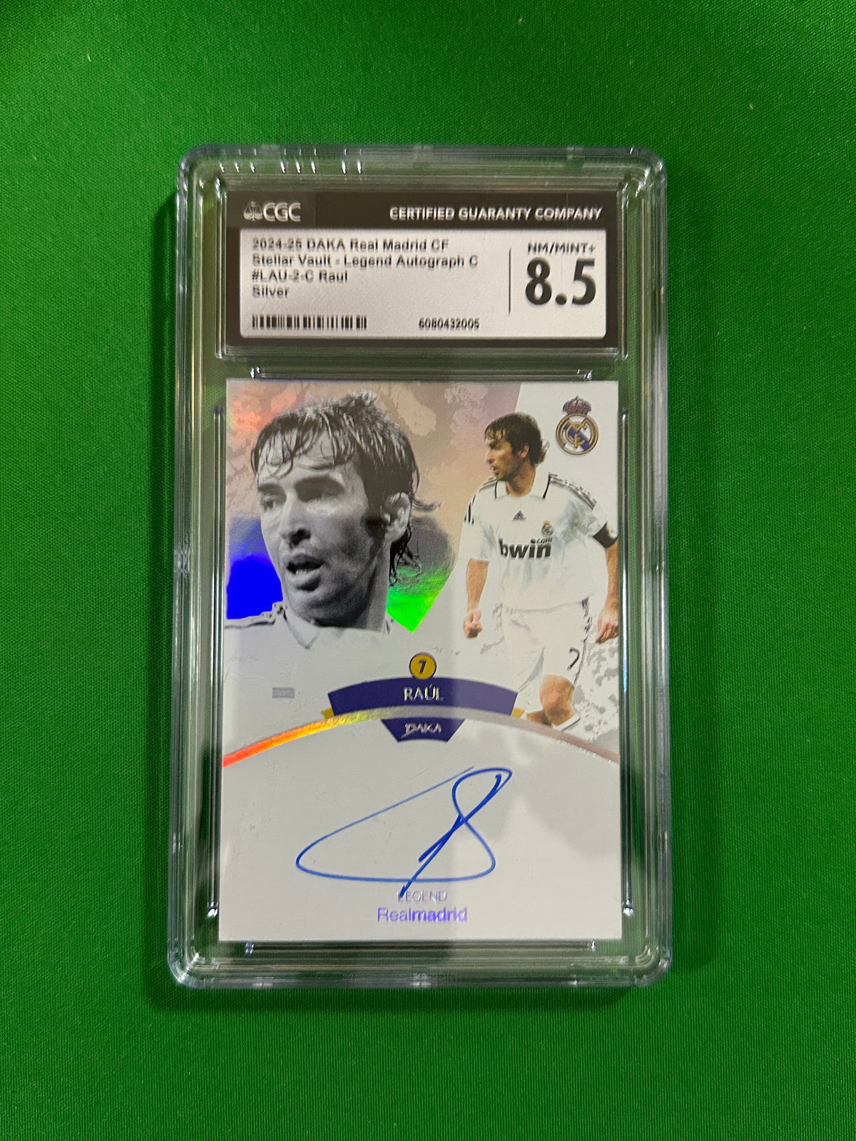 Raúl On-Card Autograph Silver 09/15 - 2024-25 DAKA Real Madrid Stellar Vault (CGC 8.5 NM/Mint+) - front