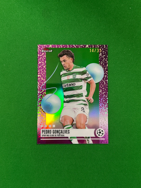 Pedro Gonçalves Uncommon Parallel Green Refractor 14/35 - 2025-26 Topps Finest UEFA Club Competitions - front