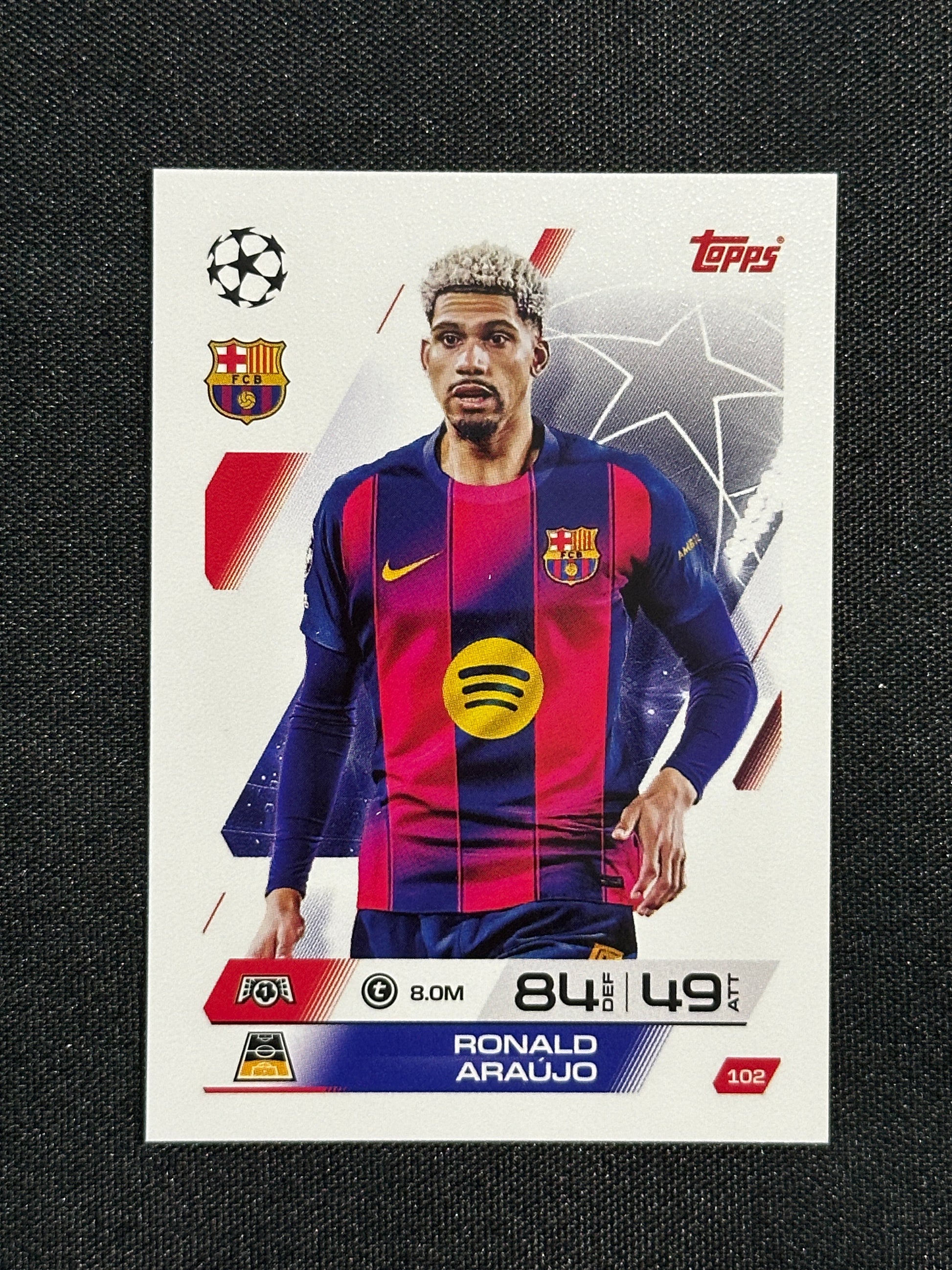 102 Ronald Araújo Barcelona Base - Topps Match Attax 2025/26