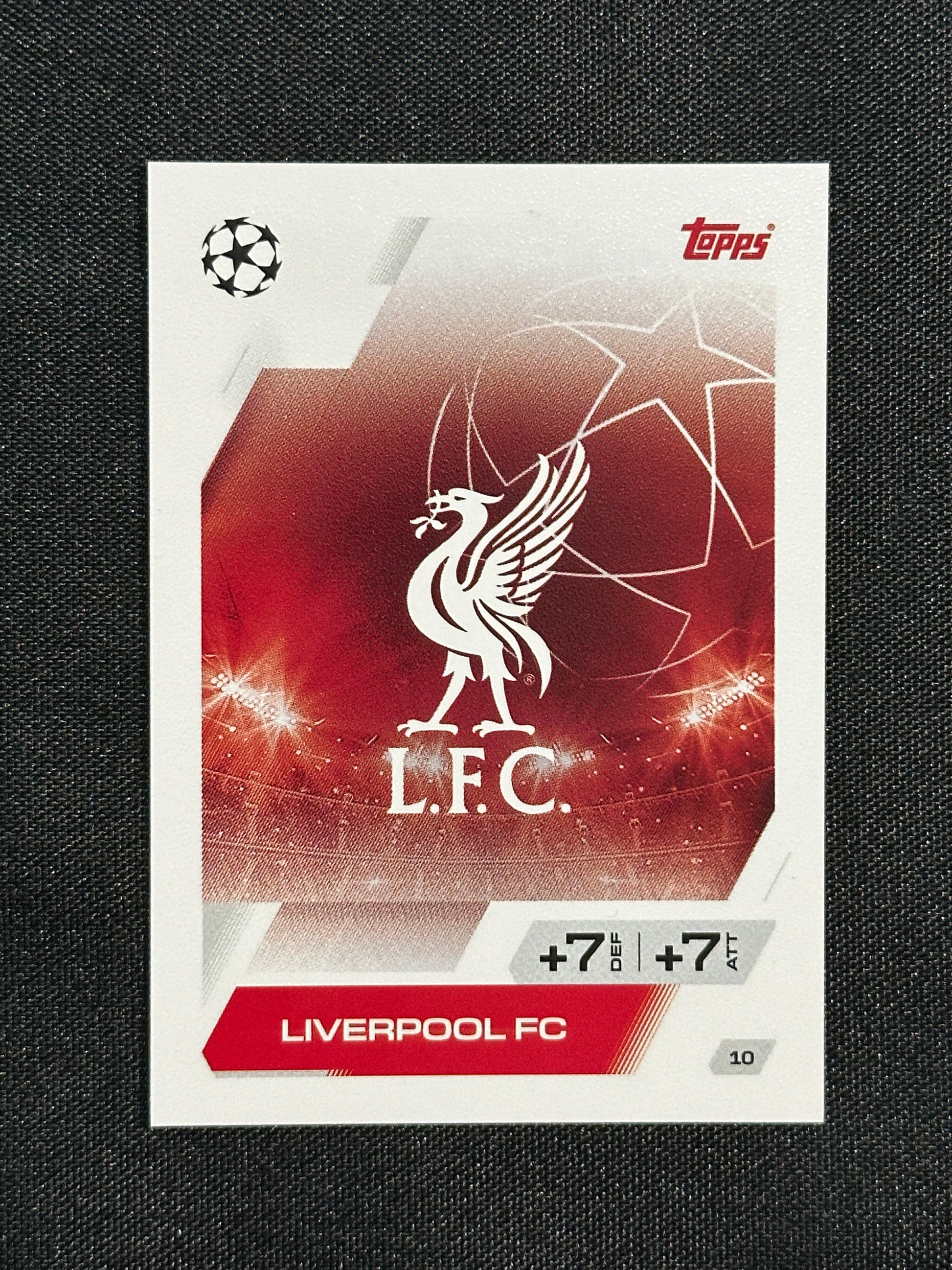 10 Team Badge Liverpool Base - Topps Match Attax 2025/26