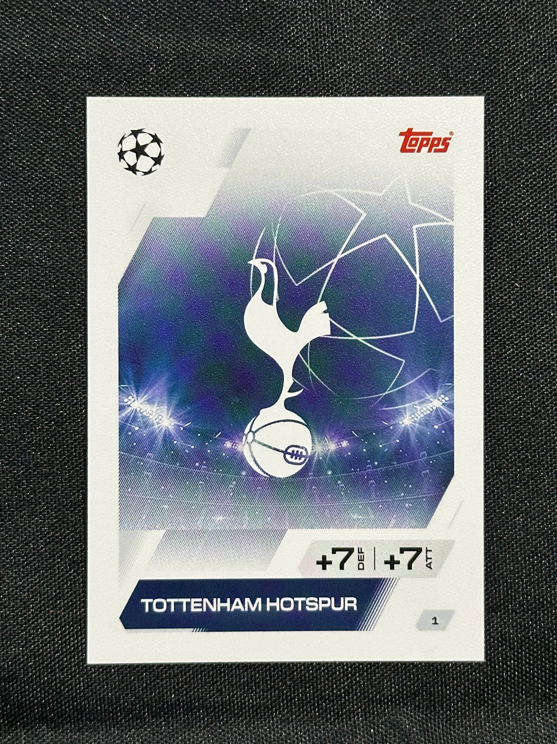 1 Team Badge Tottenham Hotspur Base - Topps Match Attax 2025/26
