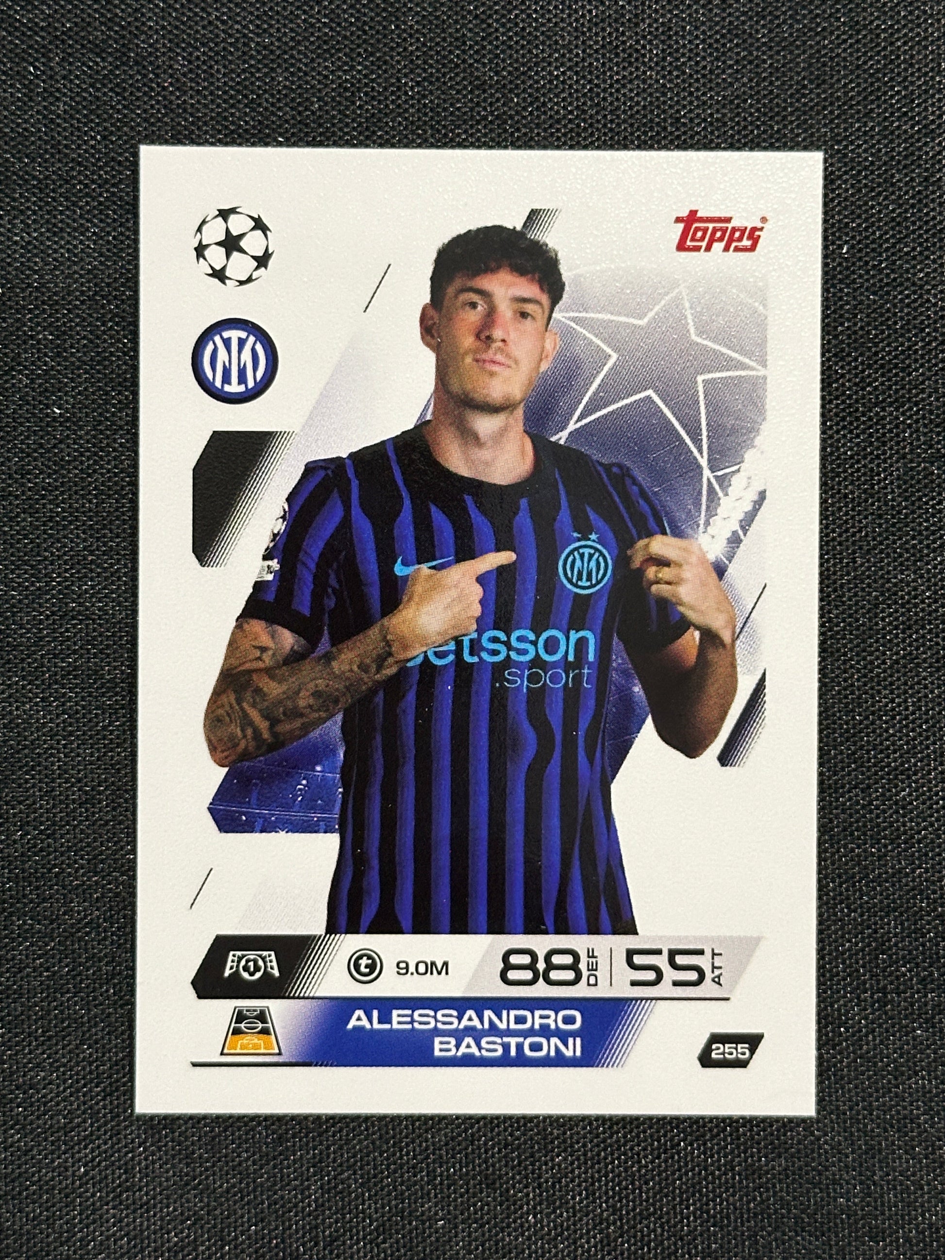 255 Alessandro Bastoni Inter Milan Base - Topps Match Attax 2025/26