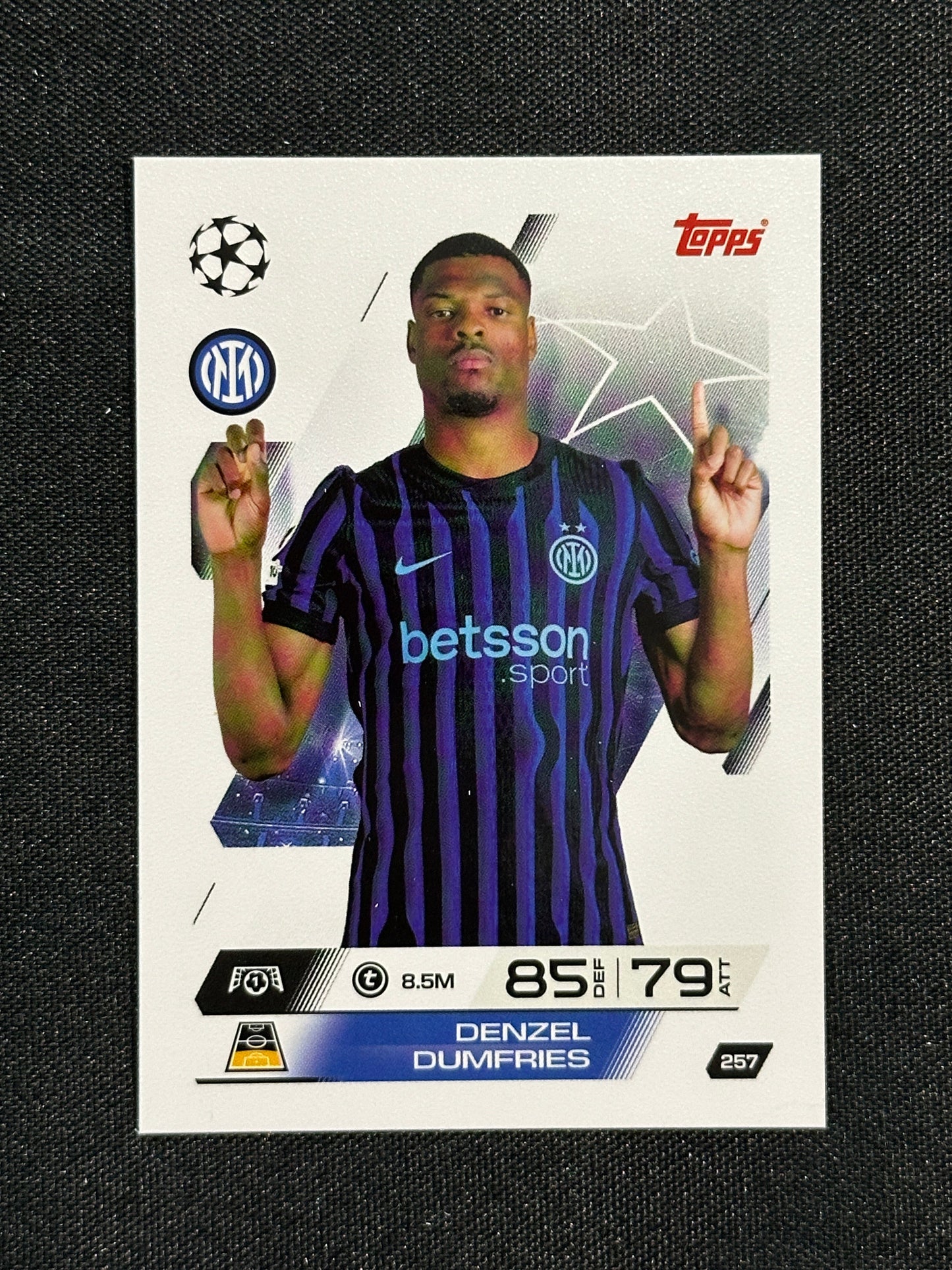 257 Denzel Dumfries Inter Milan Base - Topps Match Attax 2025/26