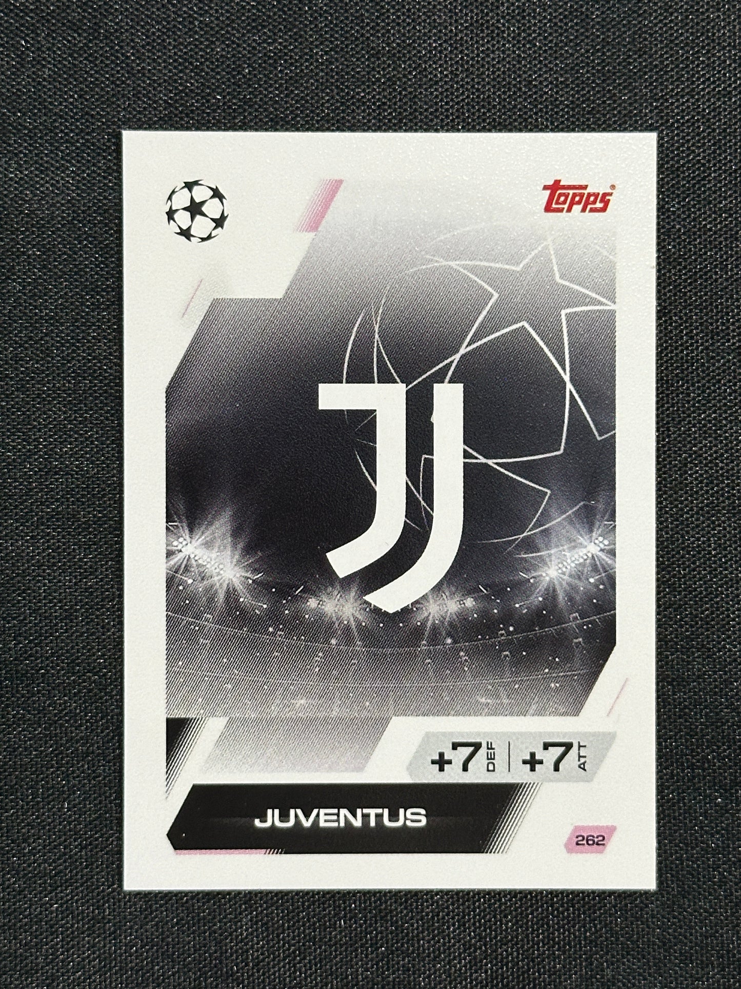 262 Team Badge Juventus Base - Topps Match Attax 2025/26