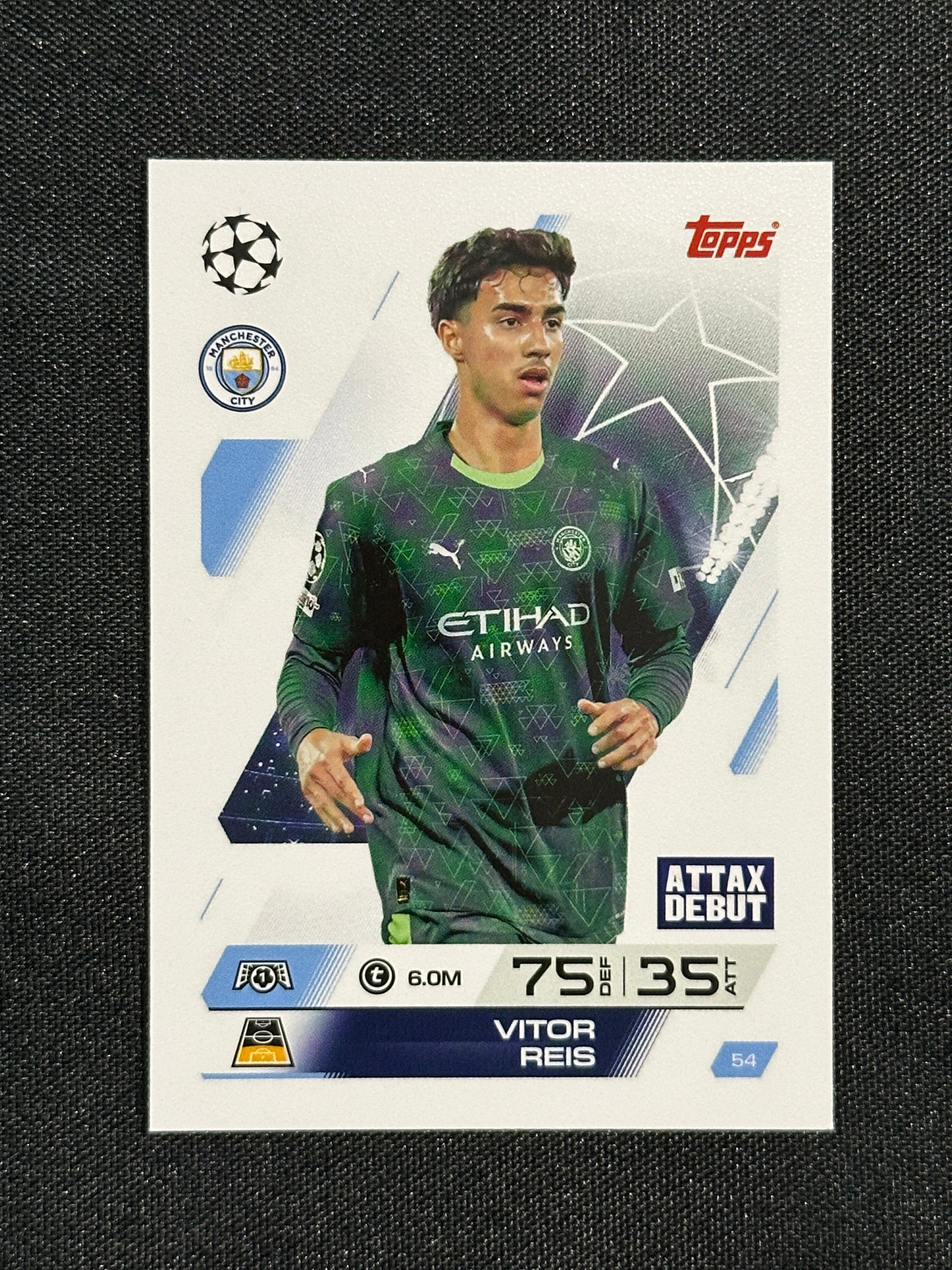 54 Vitor Reis Manchester City Base - Topps Match Attax 2025/26