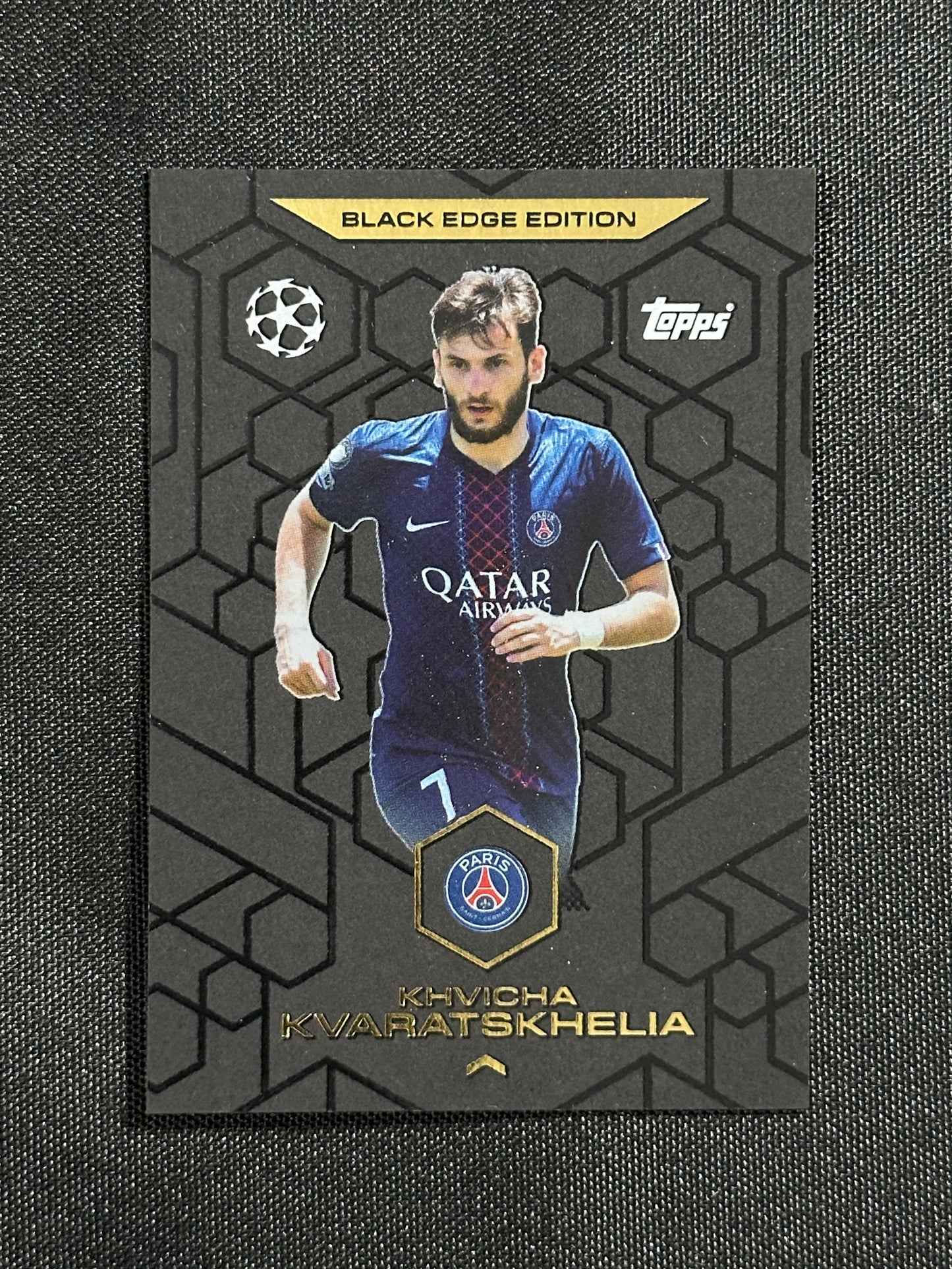 BE 8 Khvicha Kvaratskhelia PSG Black Edge Edition - Topps Match Attax 2025/26