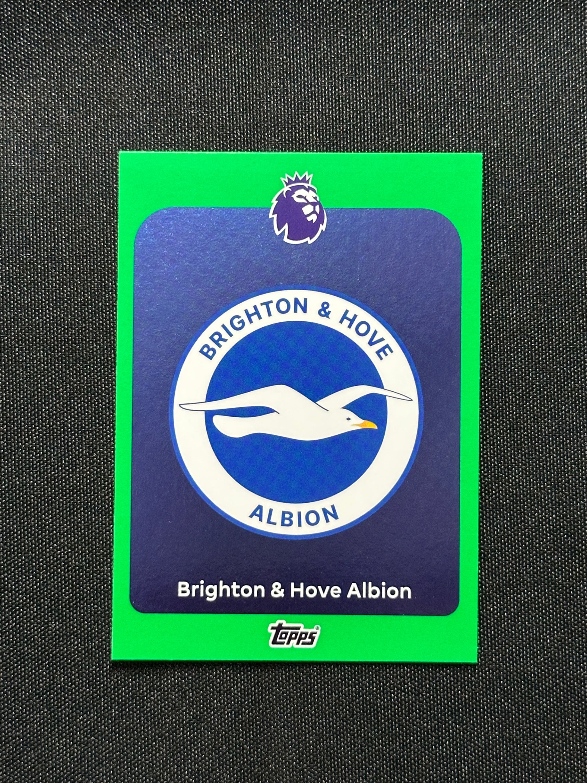 Brighton & Hove Albion Badge Green Parallel Base - Topps Premier League 2026