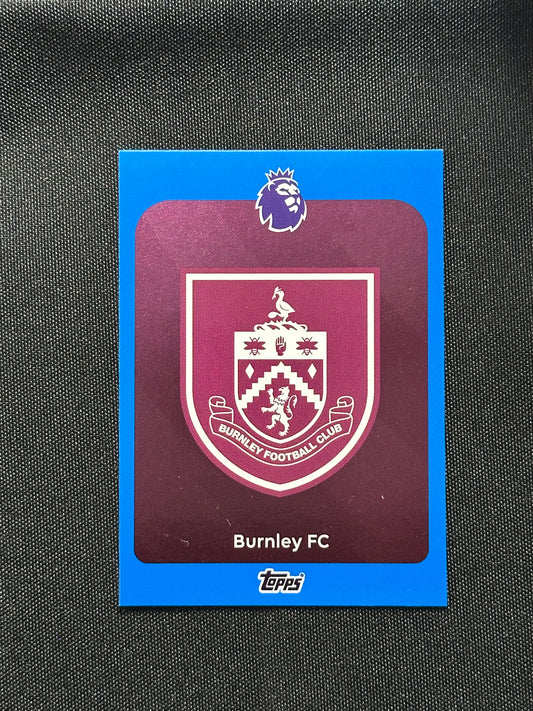 Burnley FC Badge Blue Parallel Base - Topps Premier League 2026