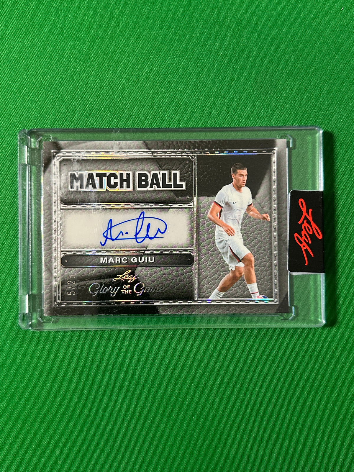 Marc Guiu Autograph 5/25 Chelsea F.C. Leaf Glory of the Game 2026 football card Front