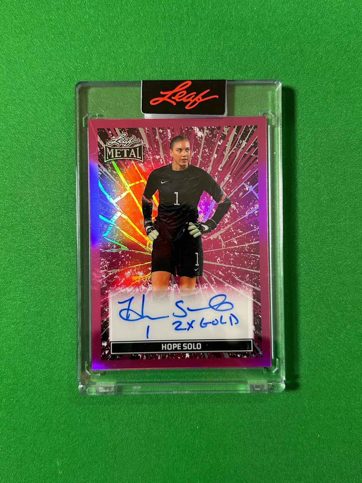 Hope Solo Autograph 1/3 USA Leaf Glory of the Game 2026 football card Front