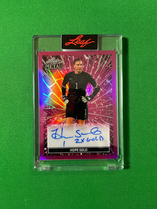 Hope Solo Autograph 1/3 USA Leaf Glory of the Game 2026 football card Front