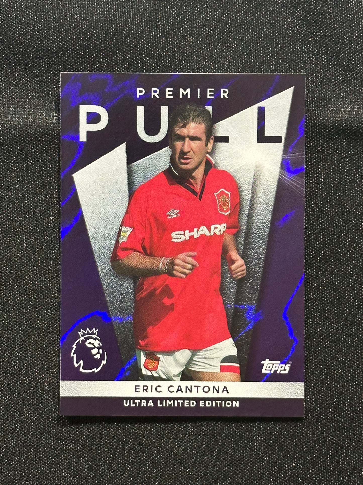 Eric Cantona Premier Pull Base - Topps Premier League 2026
