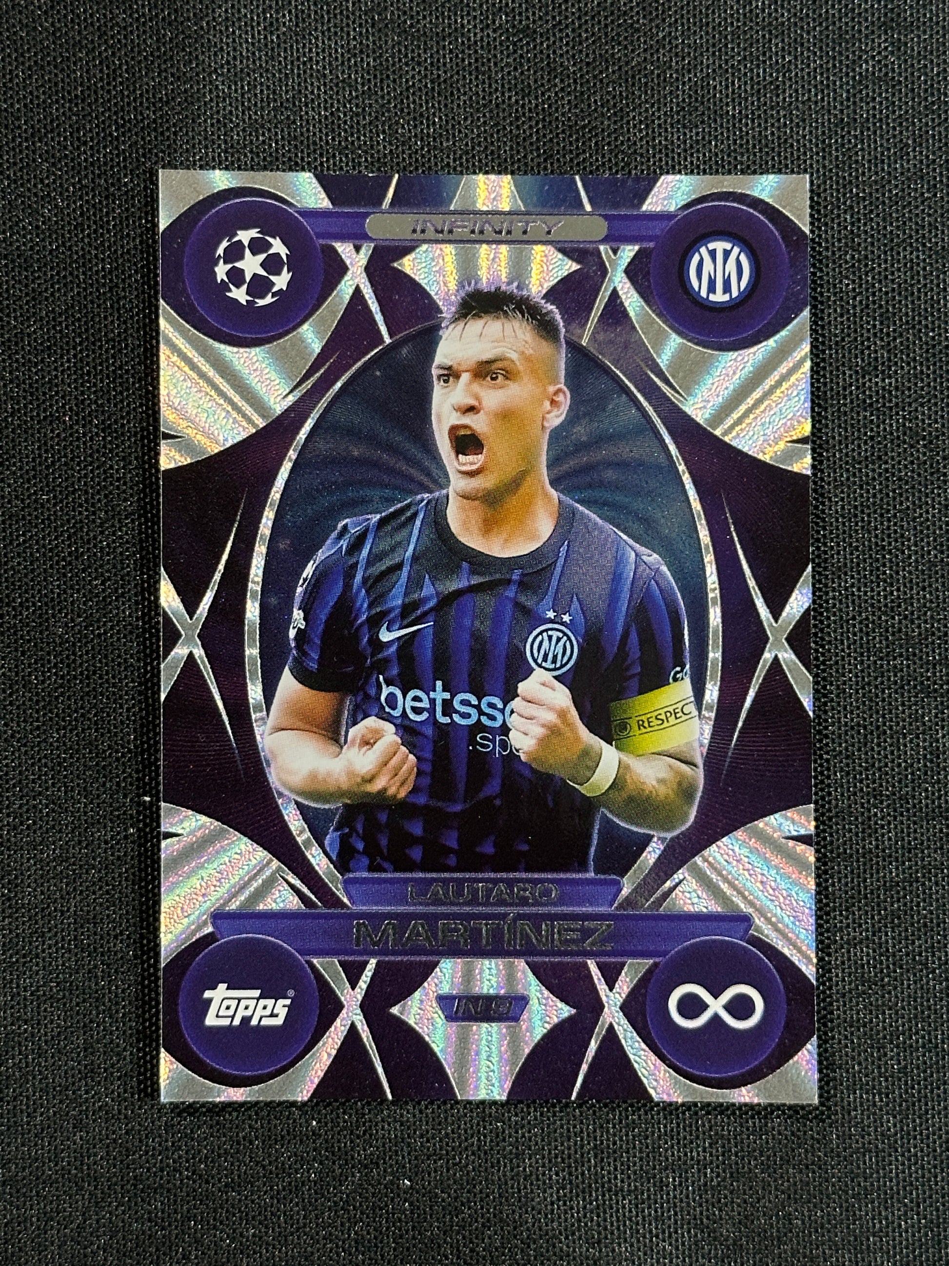 IN 9 Lautaro Martínez Inter Milan Infinity - Topps Match Attax 2025/26