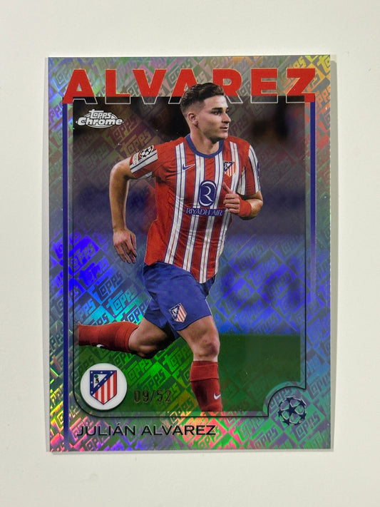 Julian Alvarez Numbered Parallel 9/52 - Topps Chrome 2024/25