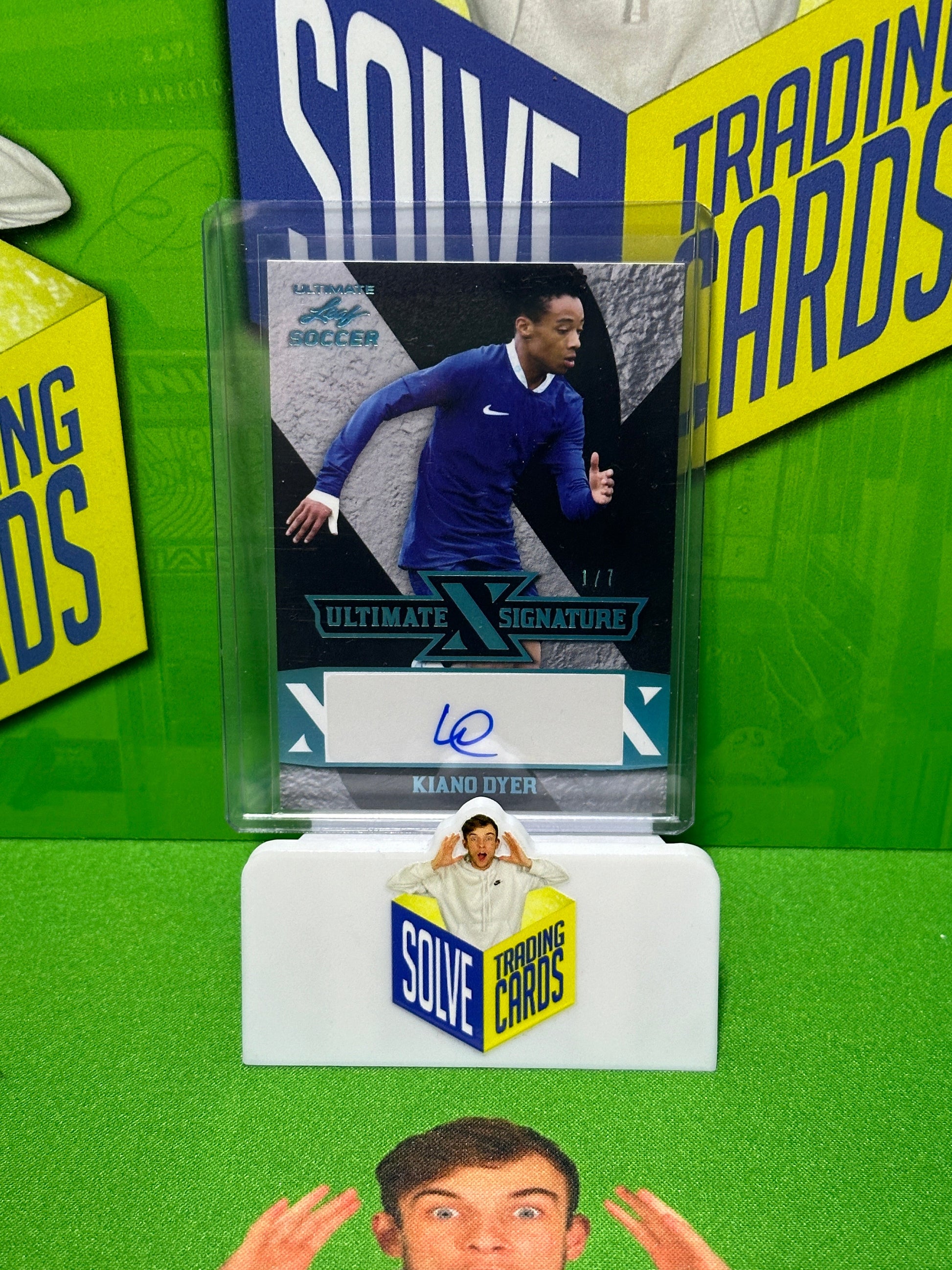 Kiano Dyer Autograph 1/7 - Leaf Ultimate Soccer 2022