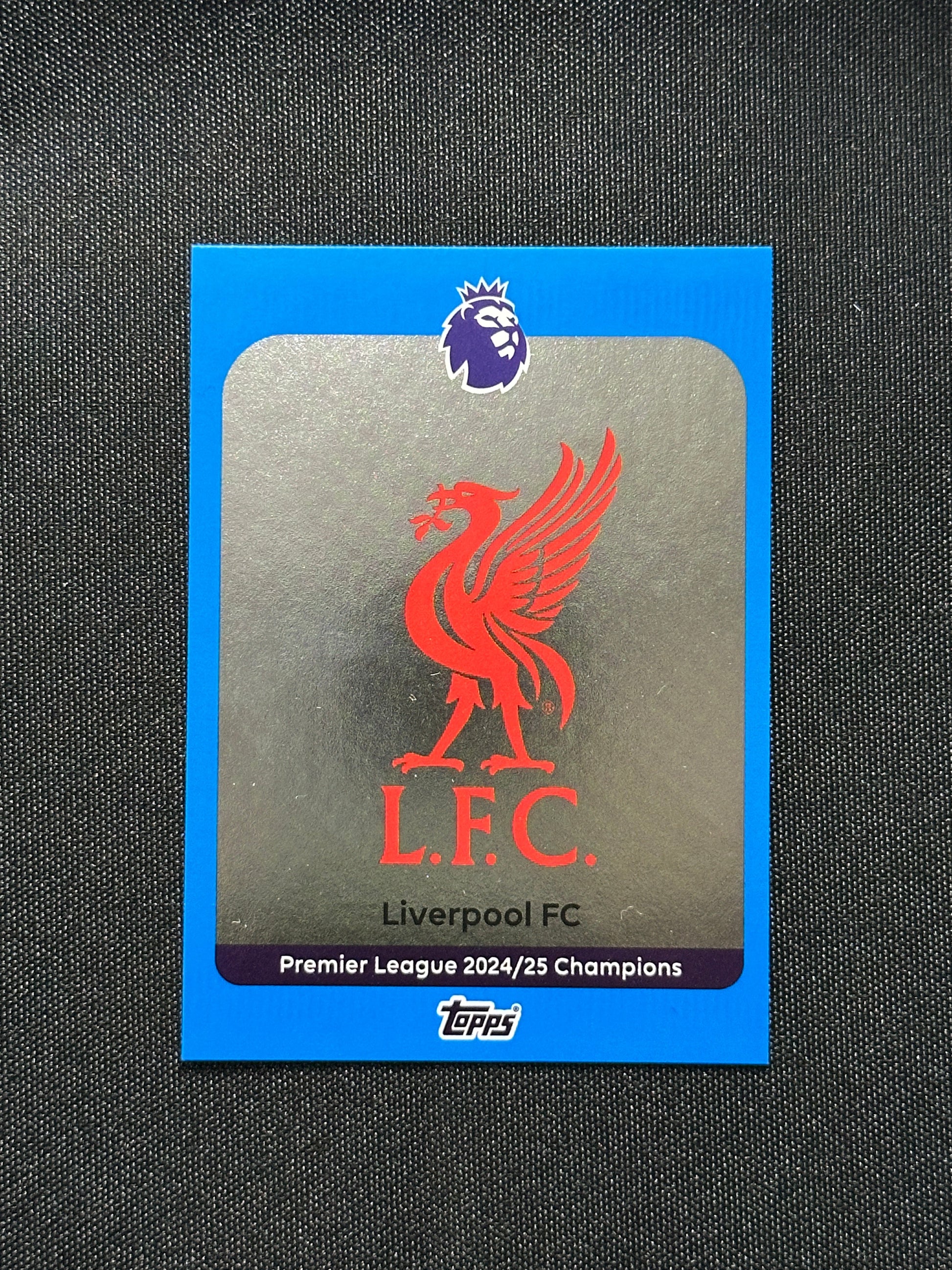 Liverpool FC Badge Blue Parallel Base - Topps Premier League 2026