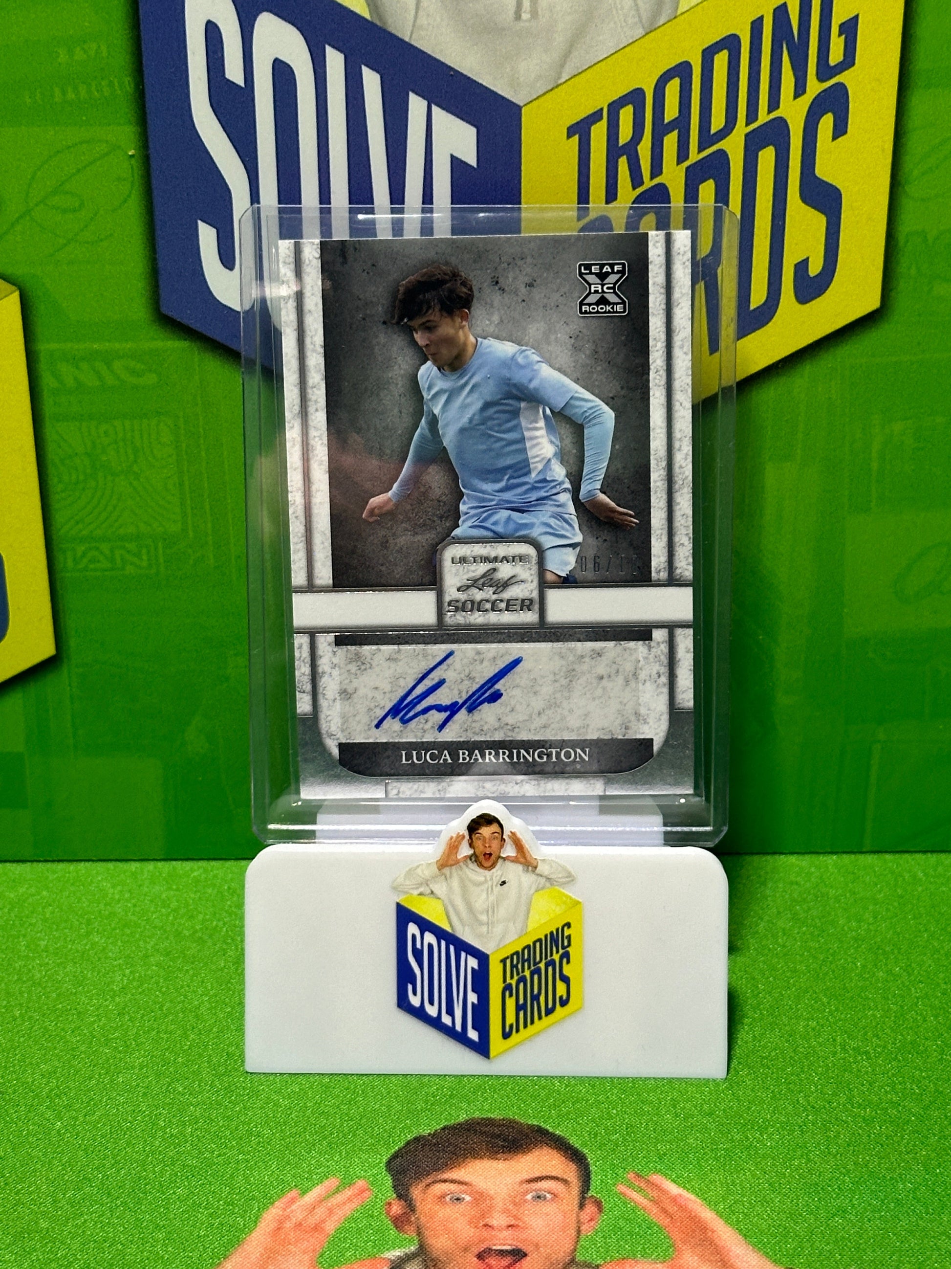 Luca-Barrington-Autograph-06-18-Rookie-Leaf-Ultimate-Soccer-2022